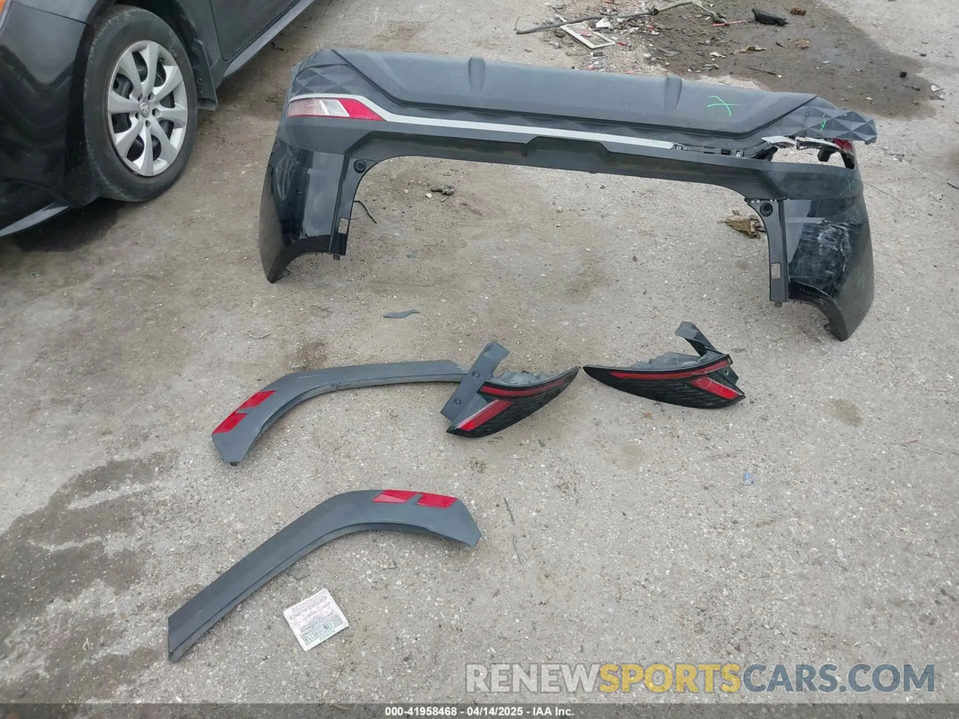 12 Photograph of a damaged car 5NMJF3AE9NH007275 HYUNDAI TUCSON 2022