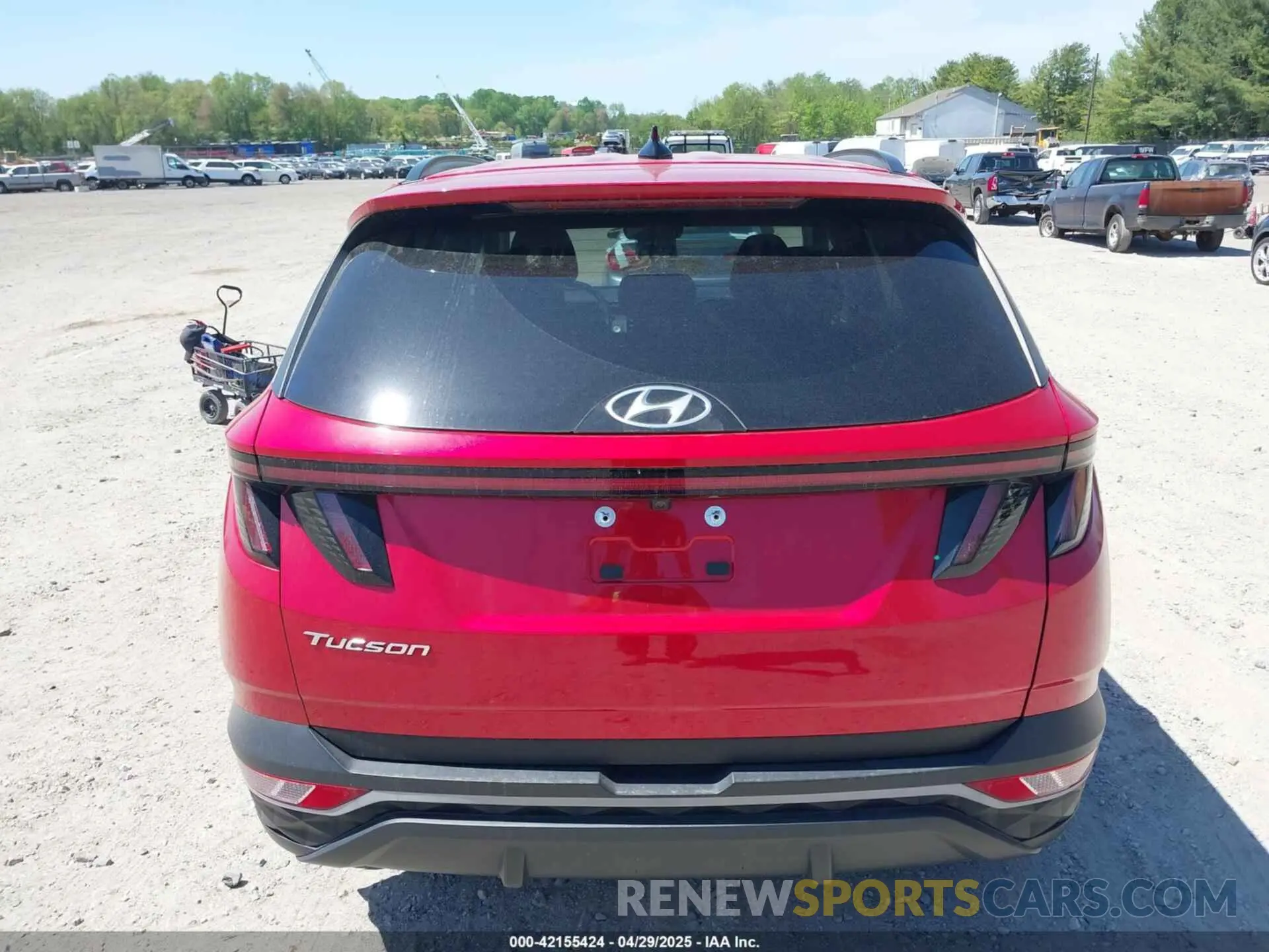 16 Photograph of a damaged car 5NMJF3AE9NH042687 HYUNDAI TUCSON 2022