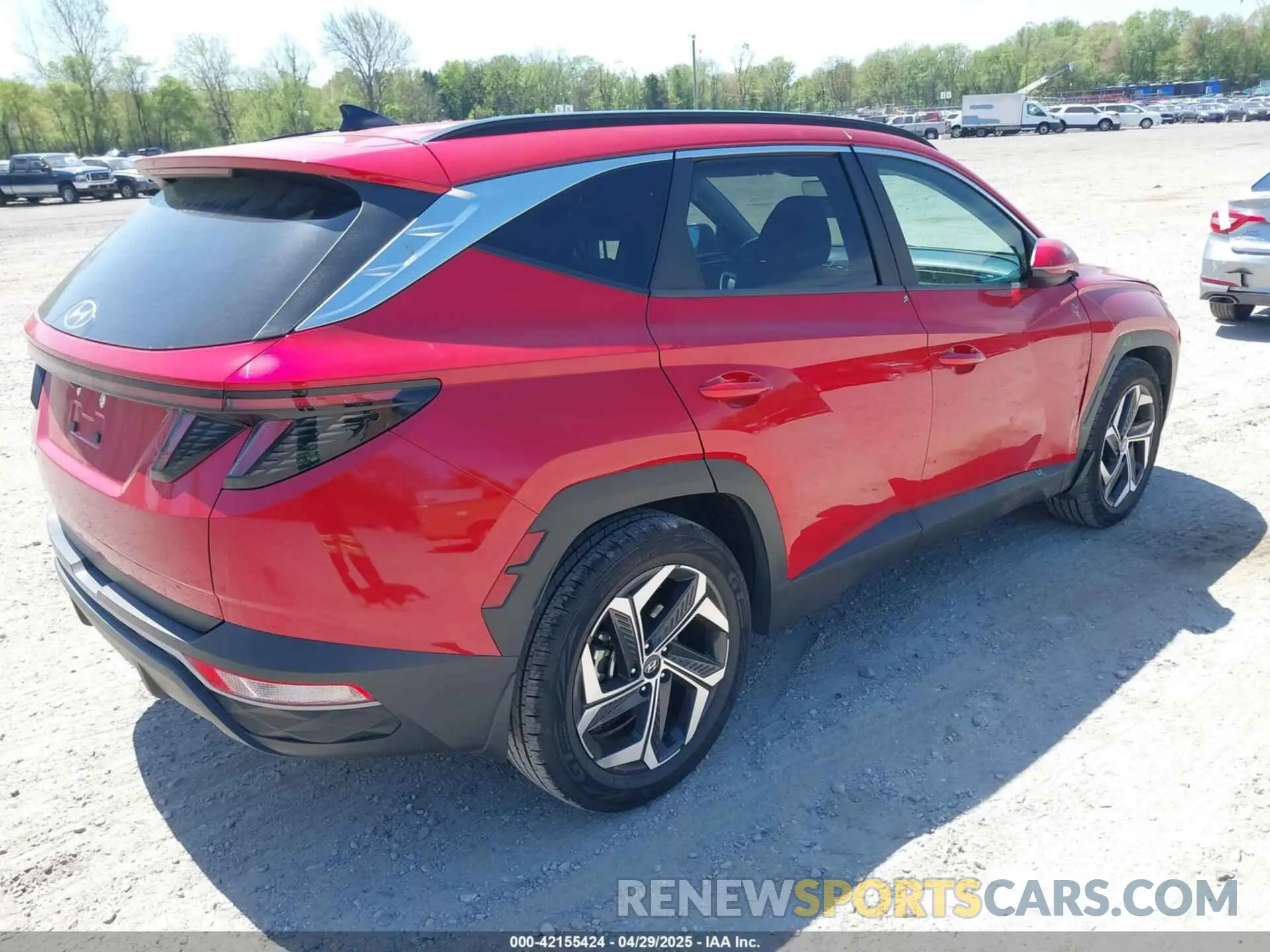 4 Photograph of a damaged car 5NMJF3AE9NH042687 HYUNDAI TUCSON 2022