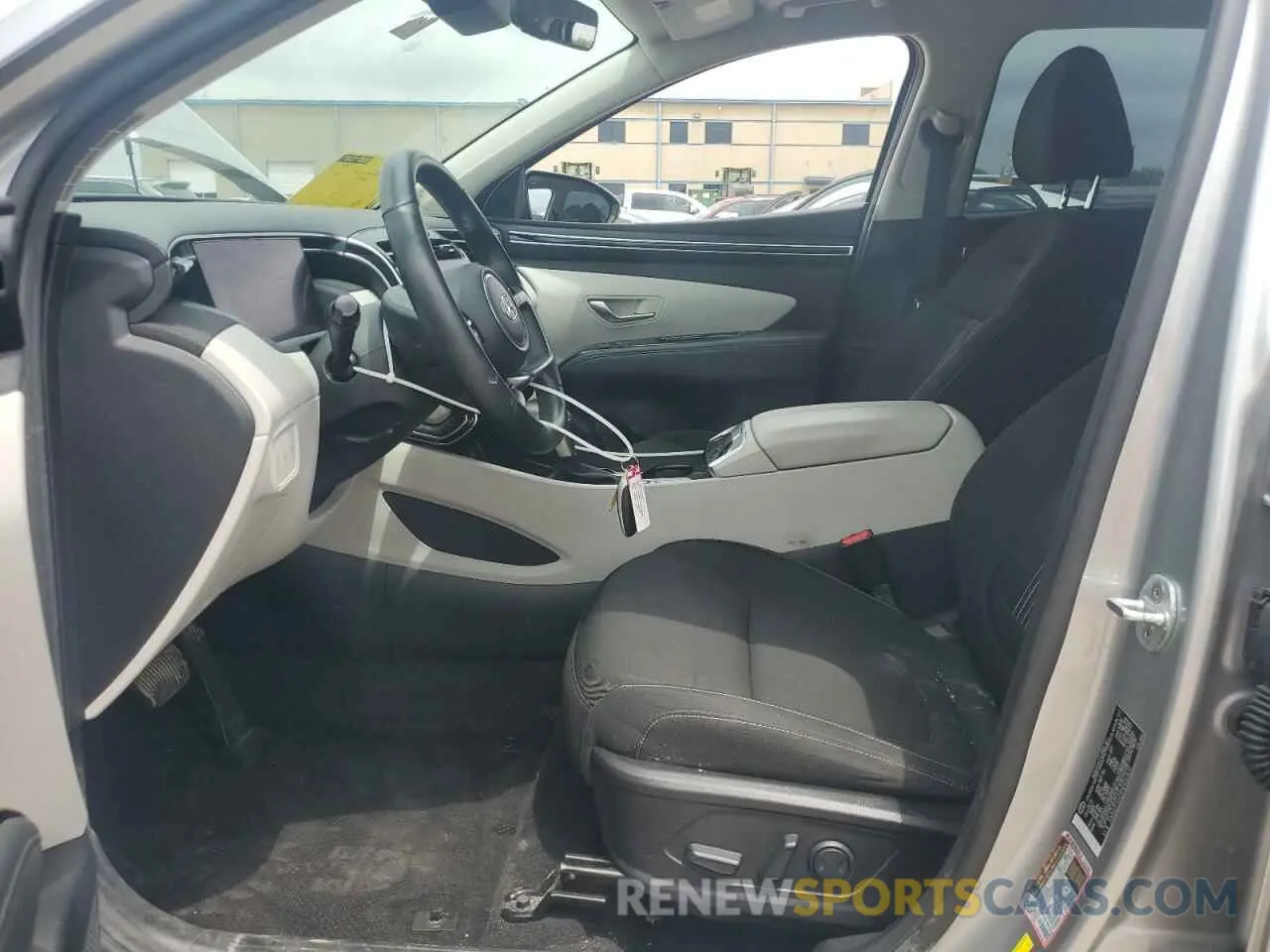 7 Photograph of a damaged car 5NMJF3AE9NH061420 HYUNDAI TUCSON 2022
