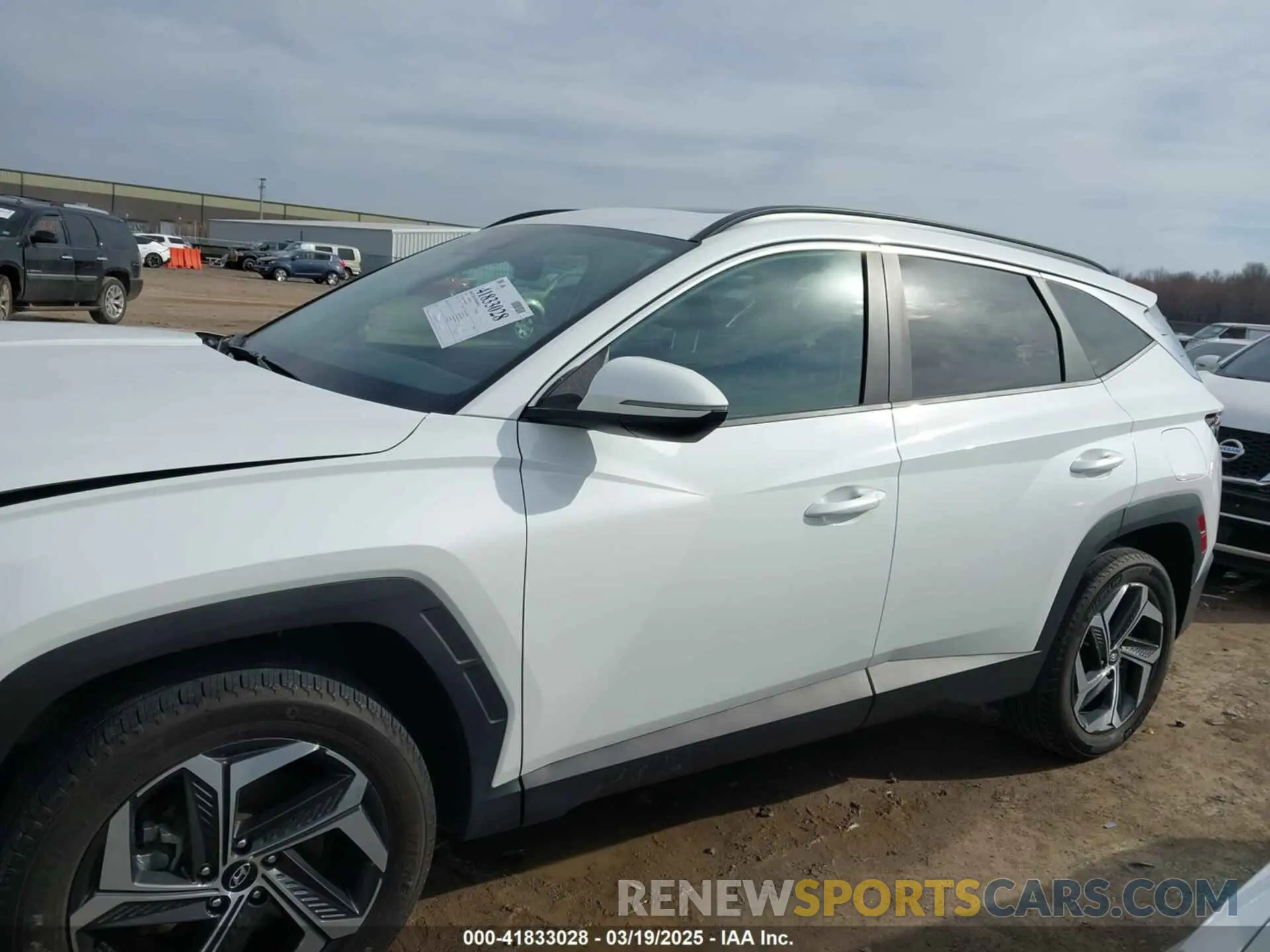15 Photograph of a damaged car 5NMJFCAE0NH035904 HYUNDAI TUCSON 2022