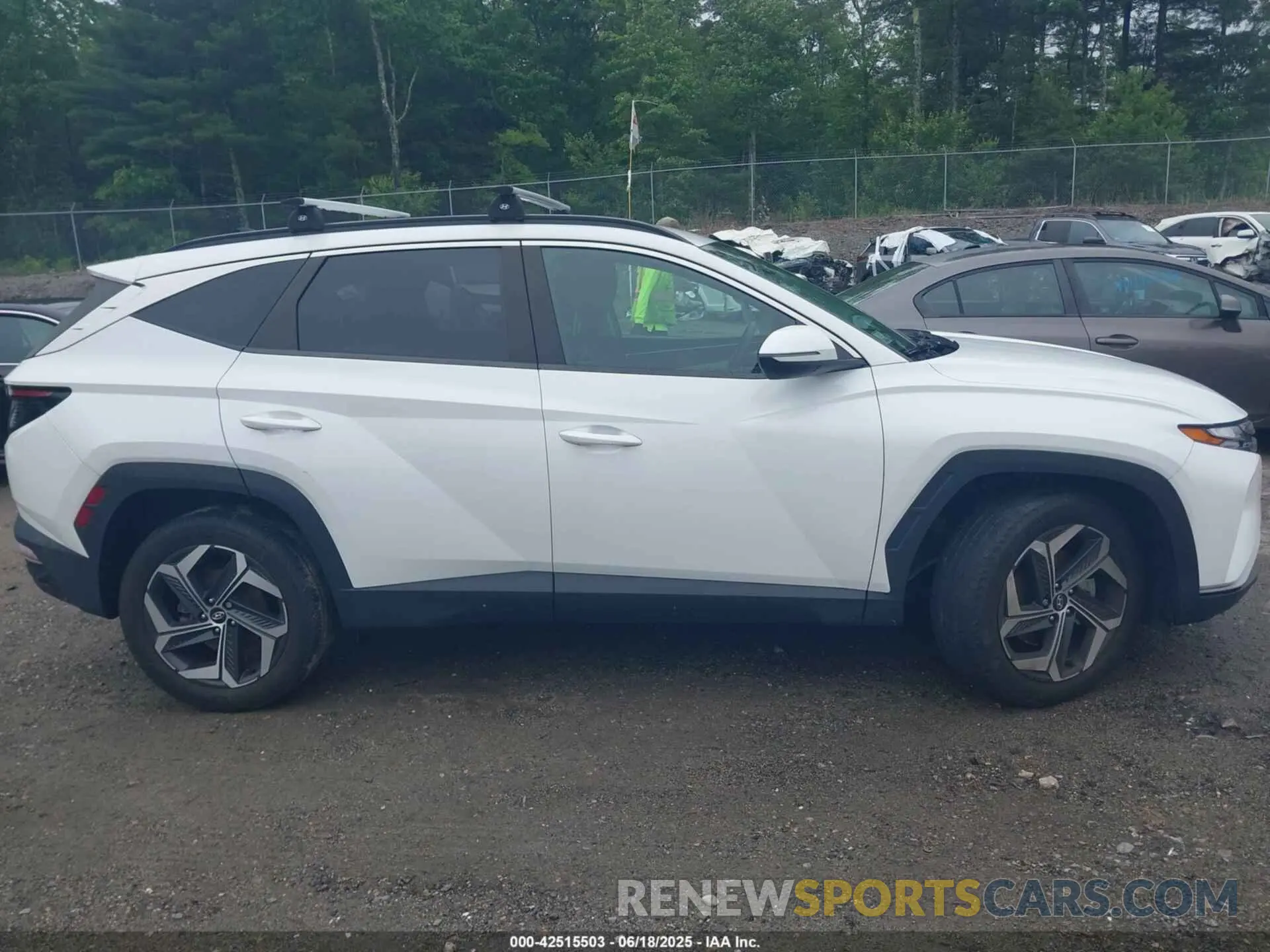 13 Photograph of a damaged car 5NMJFCAE0NH051066 HYUNDAI TUCSON 2022
