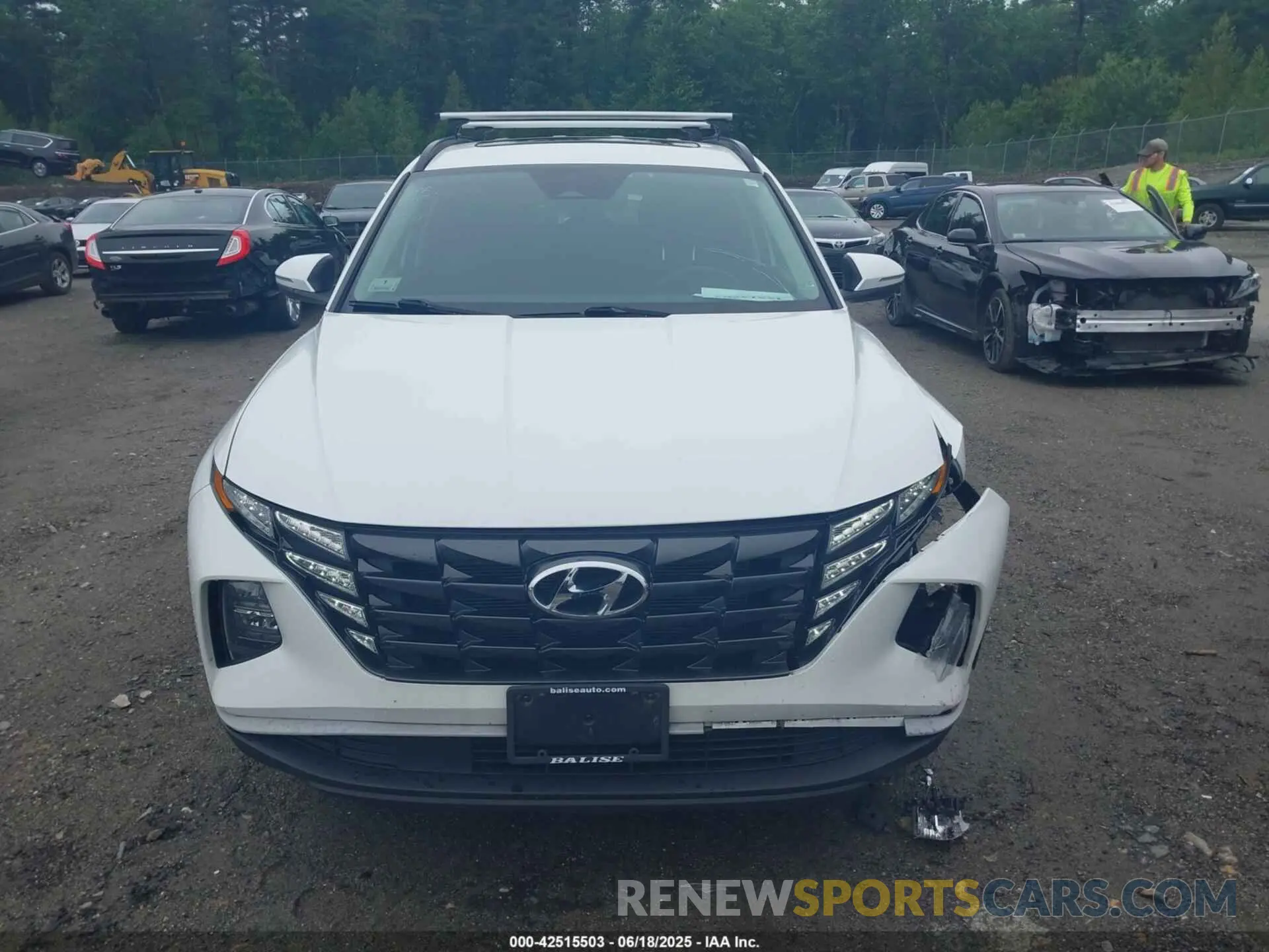 17 Photograph of a damaged car 5NMJFCAE0NH051066 HYUNDAI TUCSON 2022