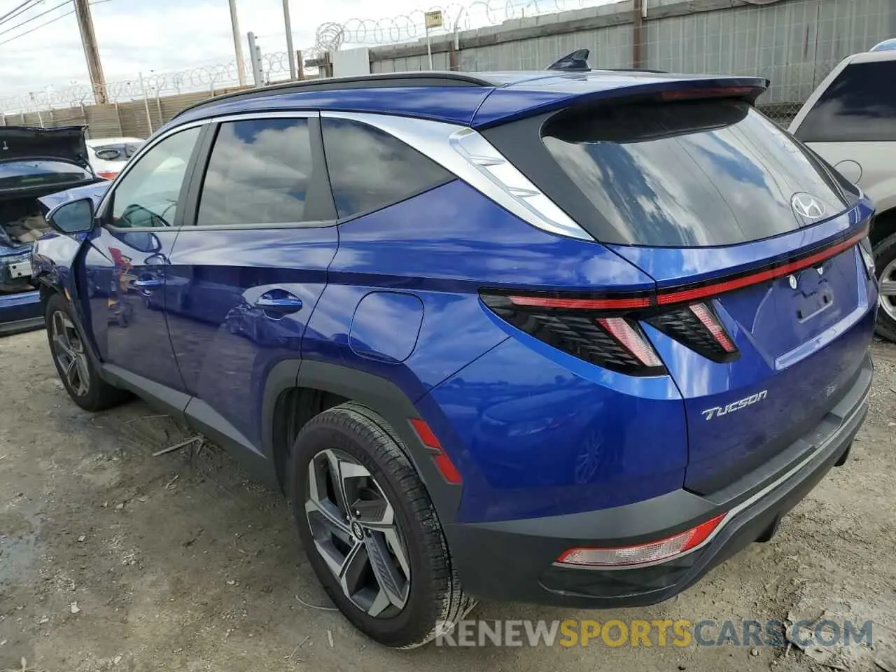 2 Photograph of a damaged car 5NMJFCAE0NH101478 HYUNDAI TUCSON 2022