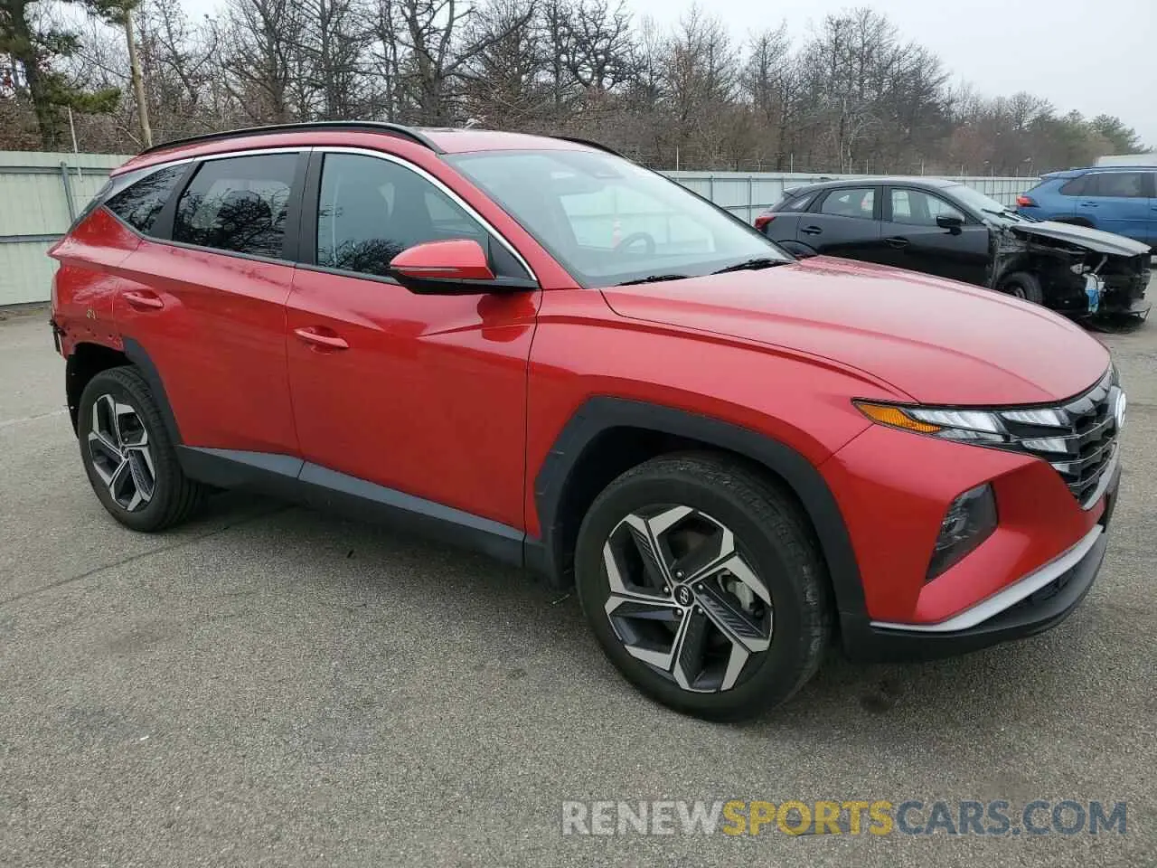 4 Photograph of a damaged car 5NMJFCAE0NH129295 HYUNDAI TUCSON 2022
