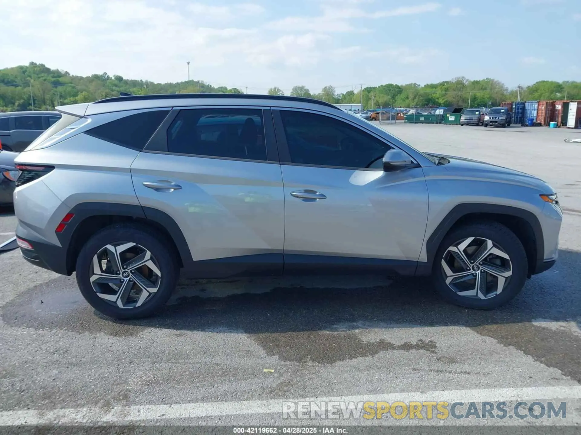 13 Photograph of a damaged car 5NMJFCAE3NH007613 HYUNDAI TUCSON 2022