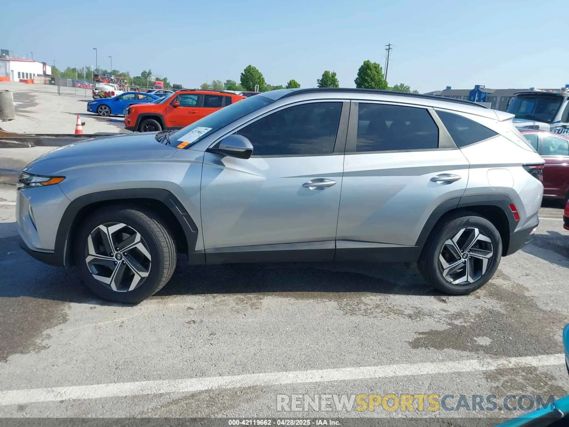 14 Photograph of a damaged car 5NMJFCAE3NH007613 HYUNDAI TUCSON 2022