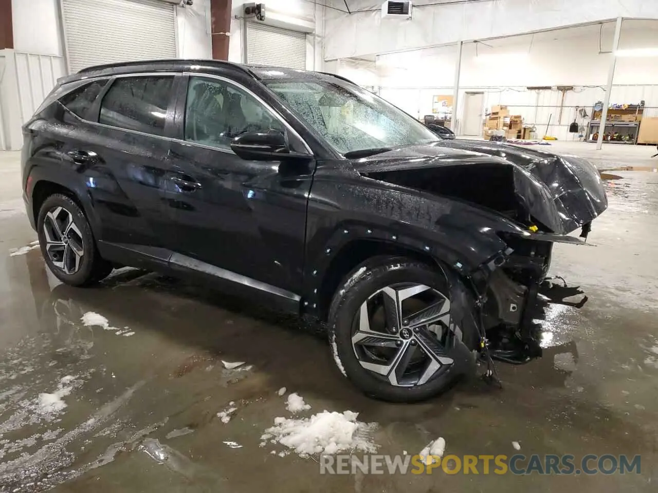 4 Photograph of a damaged car 5NMJFCAE3NH031670 HYUNDAI TUCSON 2022