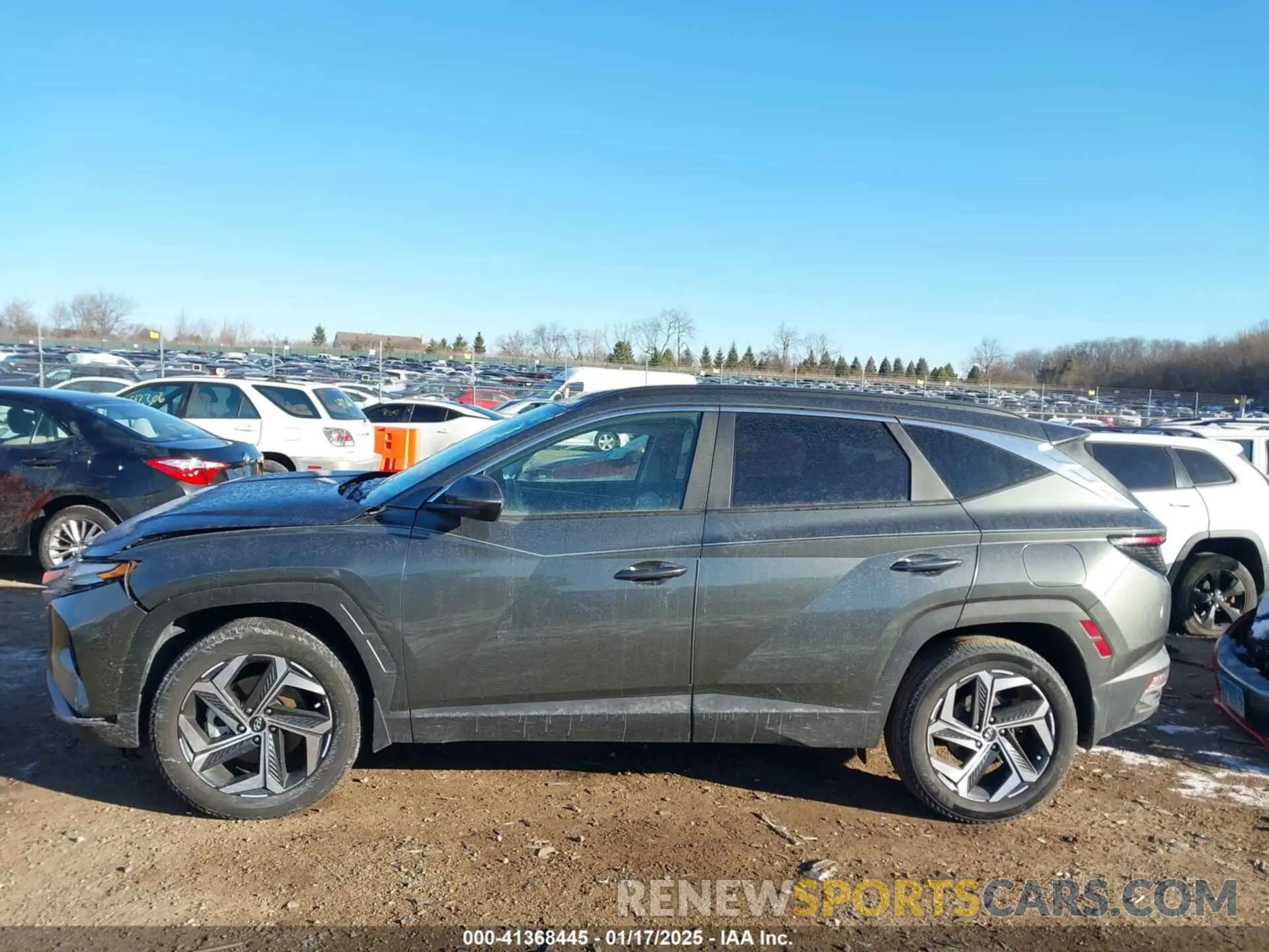 14 Photograph of a damaged car 5NMJFCAE3NH129338 HYUNDAI TUCSON 2022