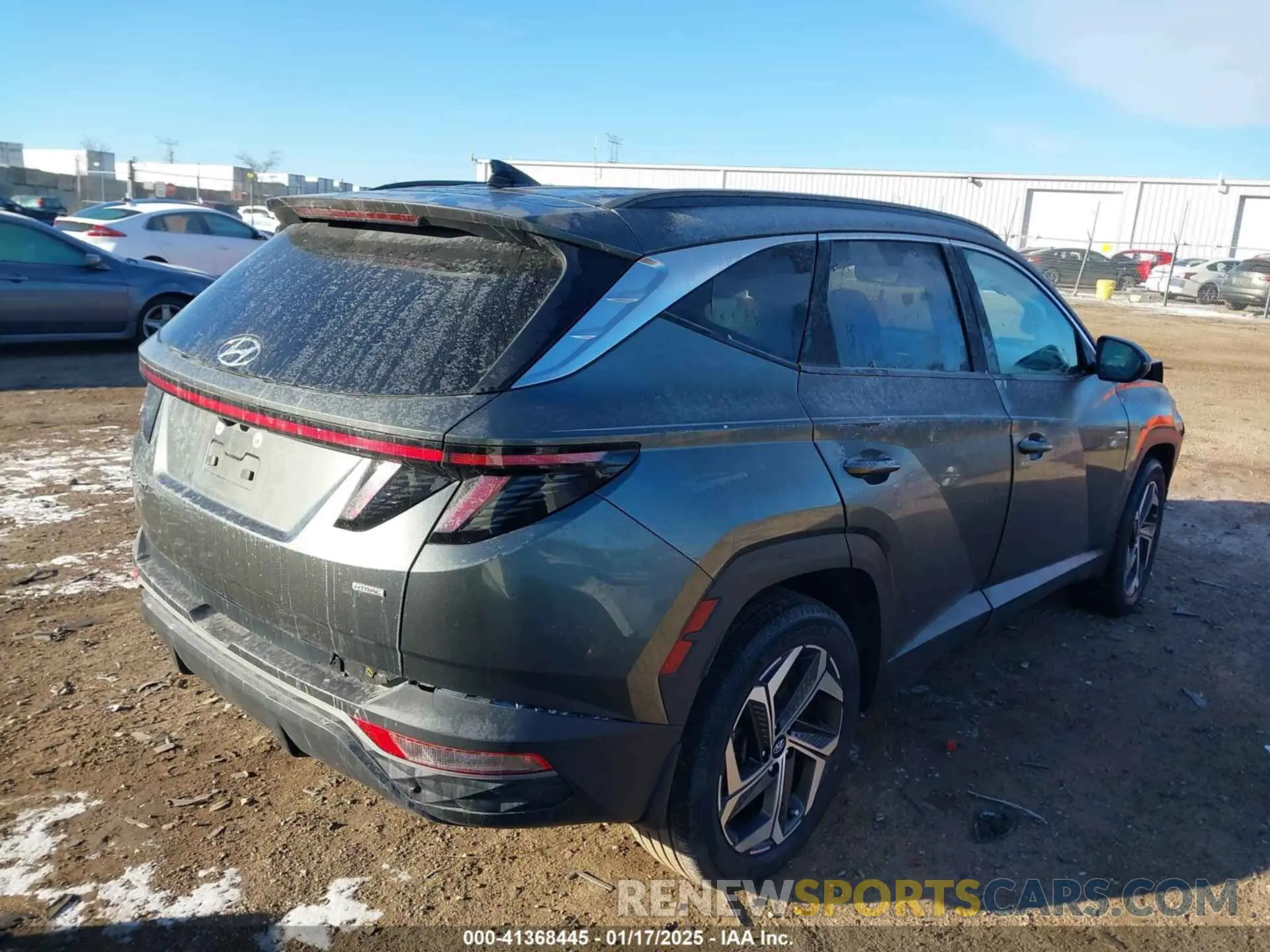 4 Photograph of a damaged car 5NMJFCAE3NH129338 HYUNDAI TUCSON 2022