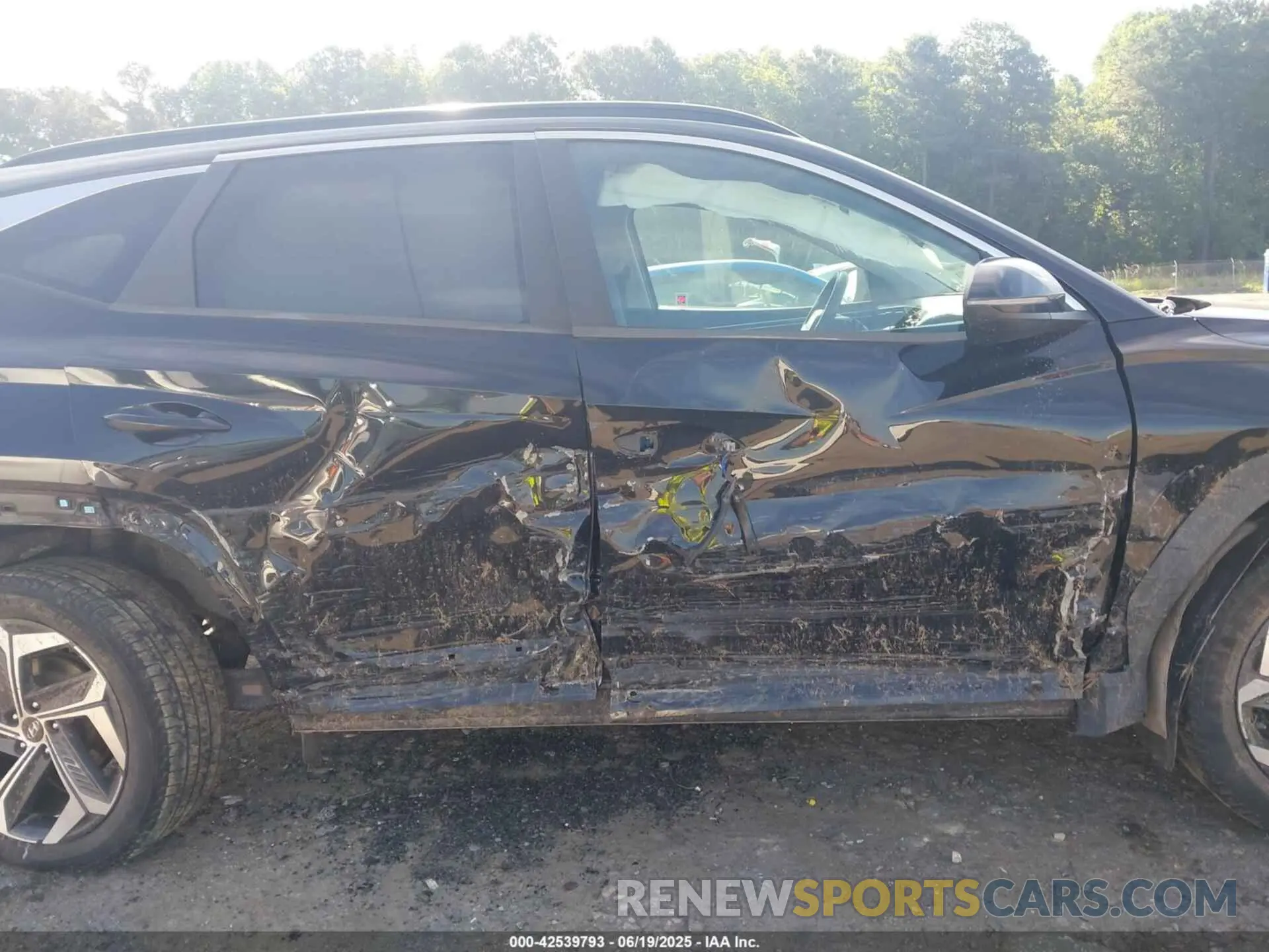 13 Photograph of a damaged car 5NMJFCAE4NH001819 HYUNDAI TUCSON 2022