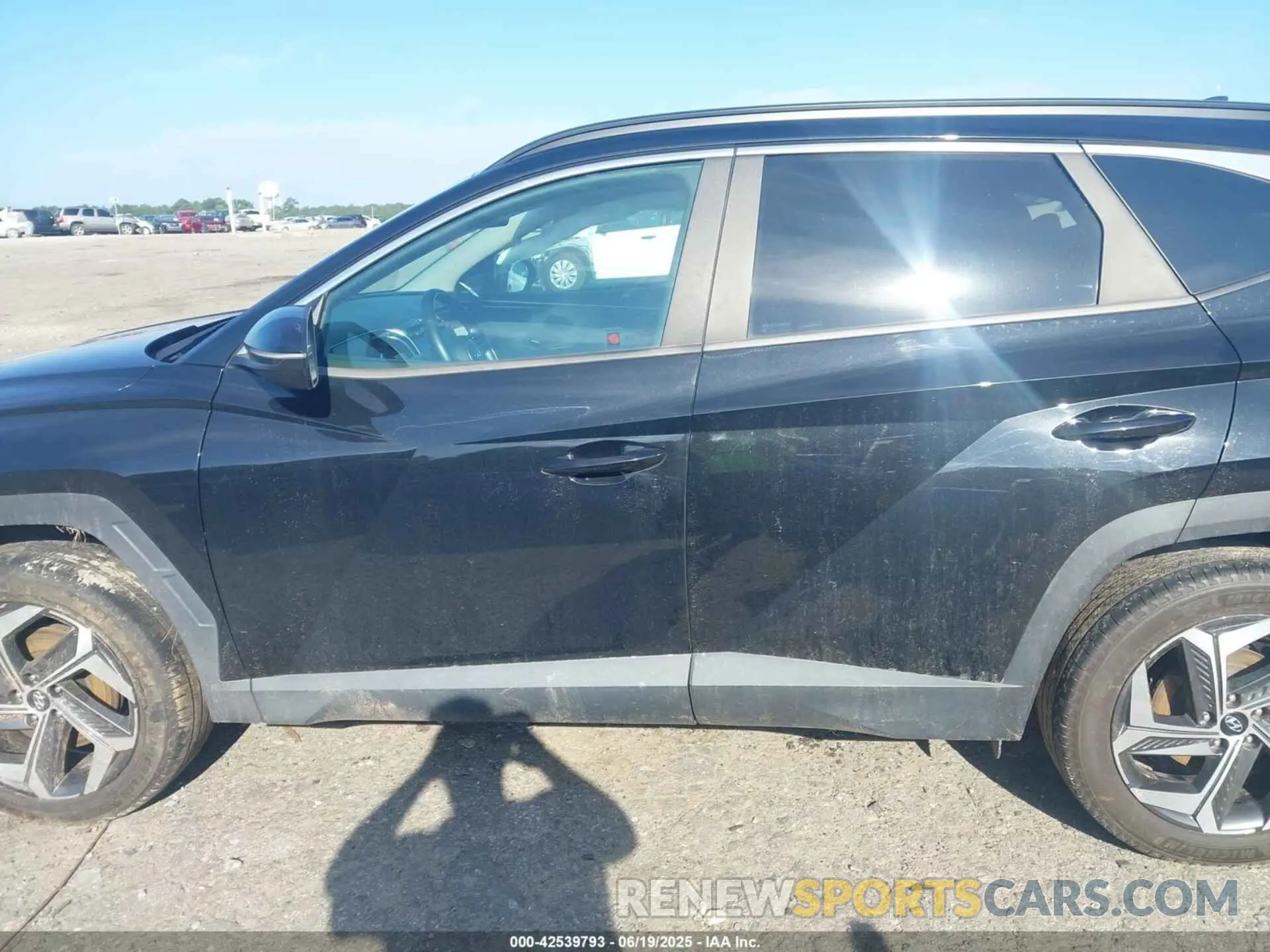 14 Photograph of a damaged car 5NMJFCAE4NH001819 HYUNDAI TUCSON 2022
