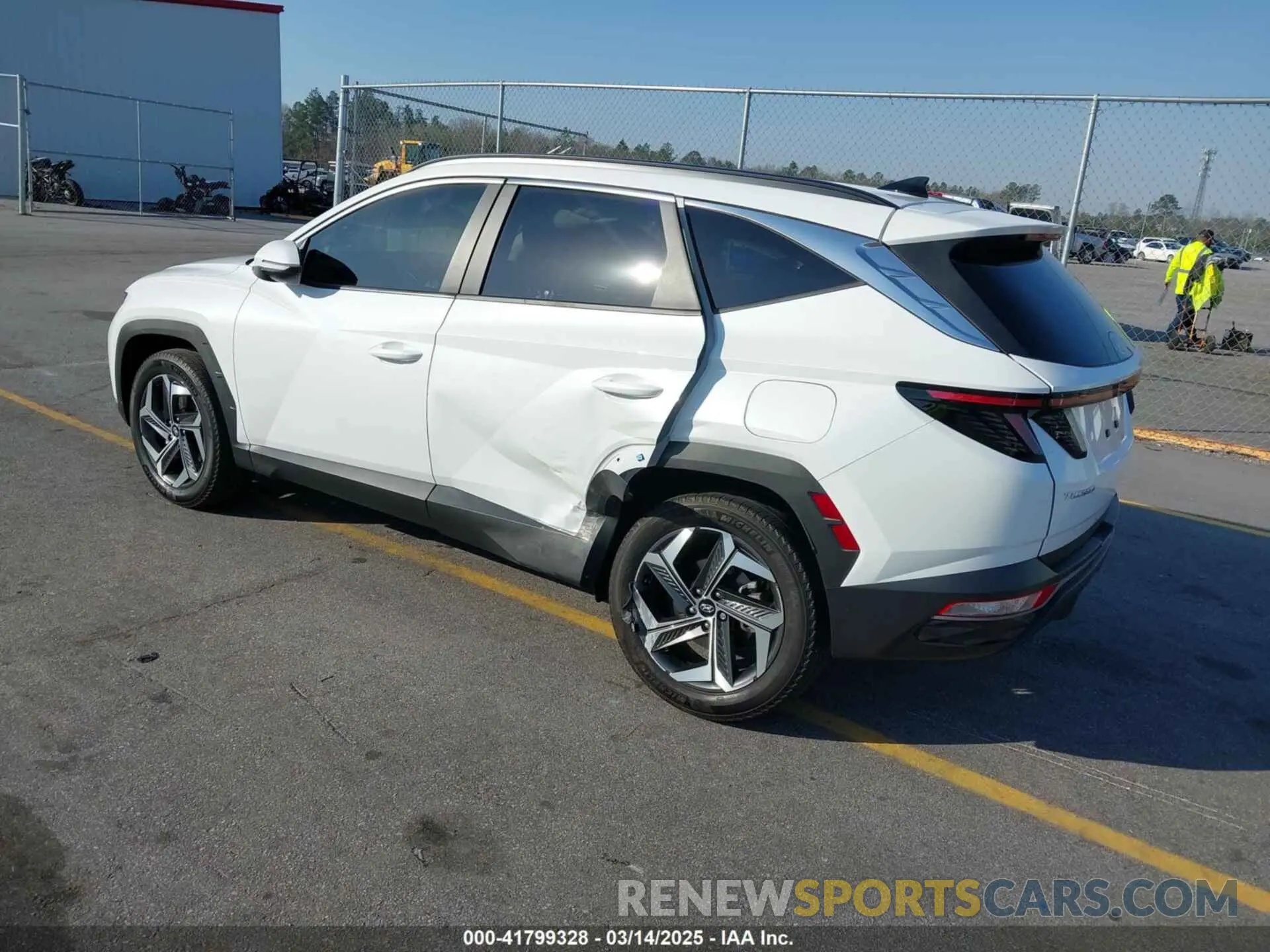 3 Photograph of a damaged car 5NMJFCAE4NH096155 HYUNDAI TUCSON 2022