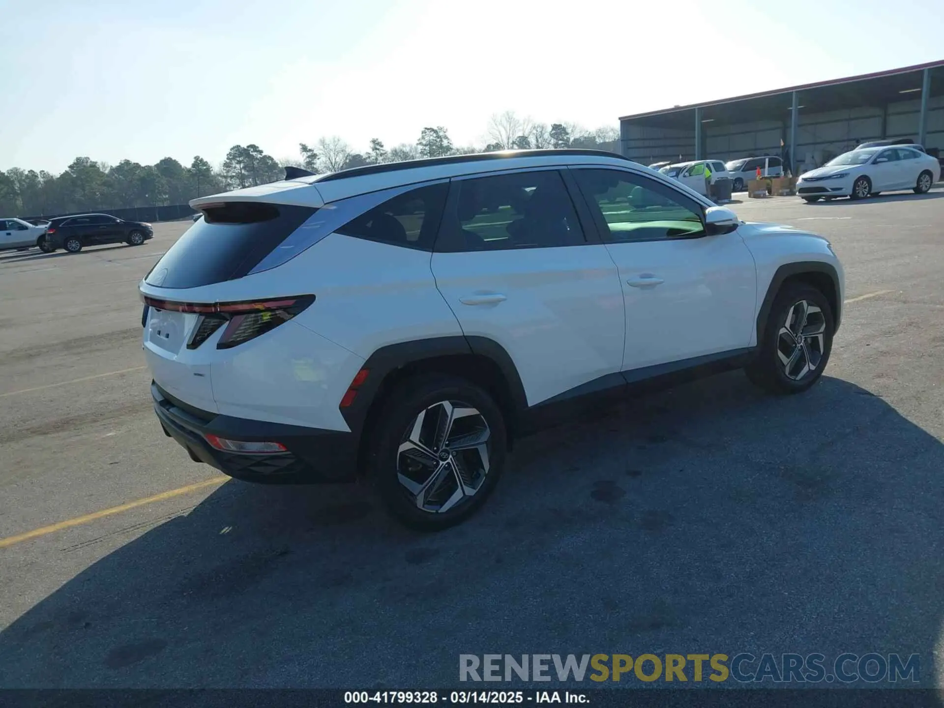 4 Photograph of a damaged car 5NMJFCAE4NH096155 HYUNDAI TUCSON 2022