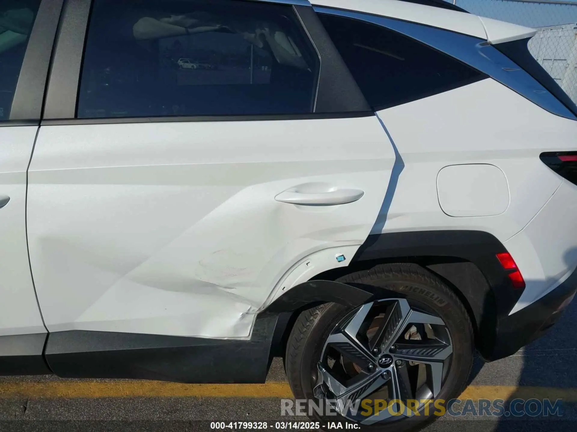 6 Photograph of a damaged car 5NMJFCAE4NH096155 HYUNDAI TUCSON 2022