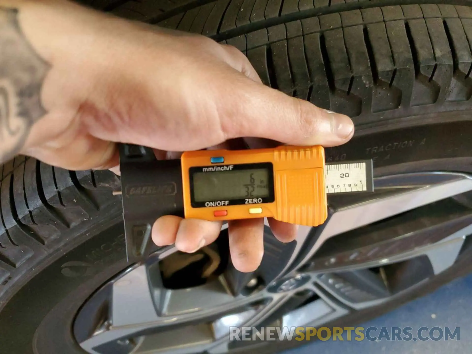 2 Photograph of a damaged car 5NMJFCAE4NH132278 HYUNDAI TUCSON 2022