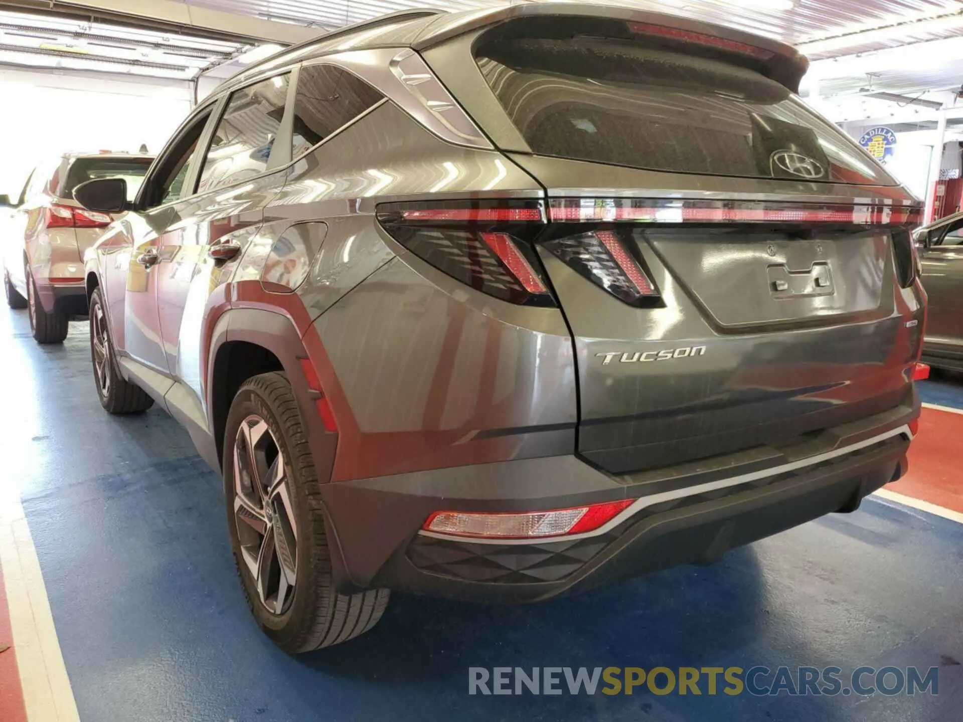 8 Photograph of a damaged car 5NMJFCAE4NH132278 HYUNDAI TUCSON 2022