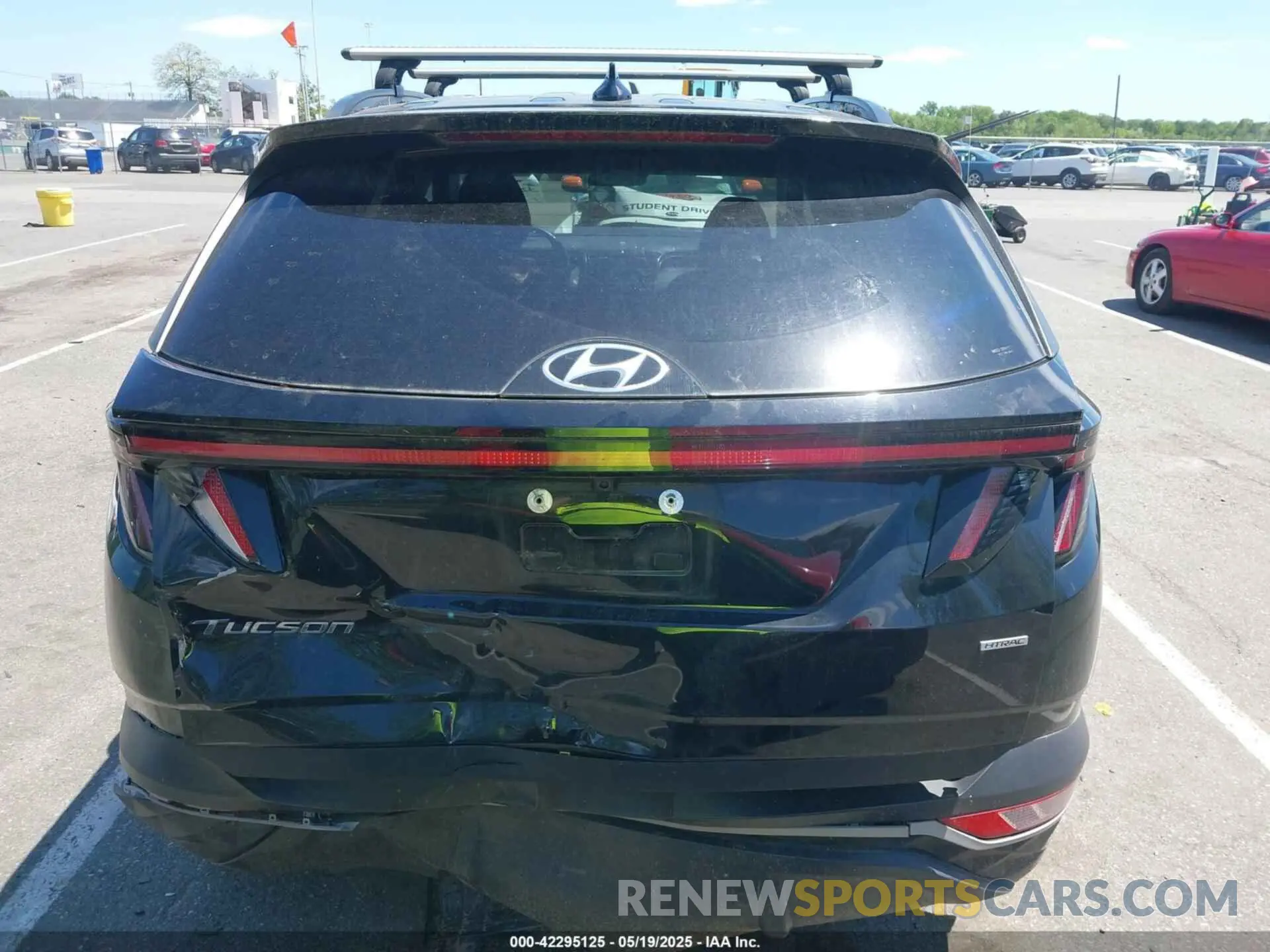 16 Photograph of a damaged car 5NMJFCAE5NH046879 HYUNDAI TUCSON 2022