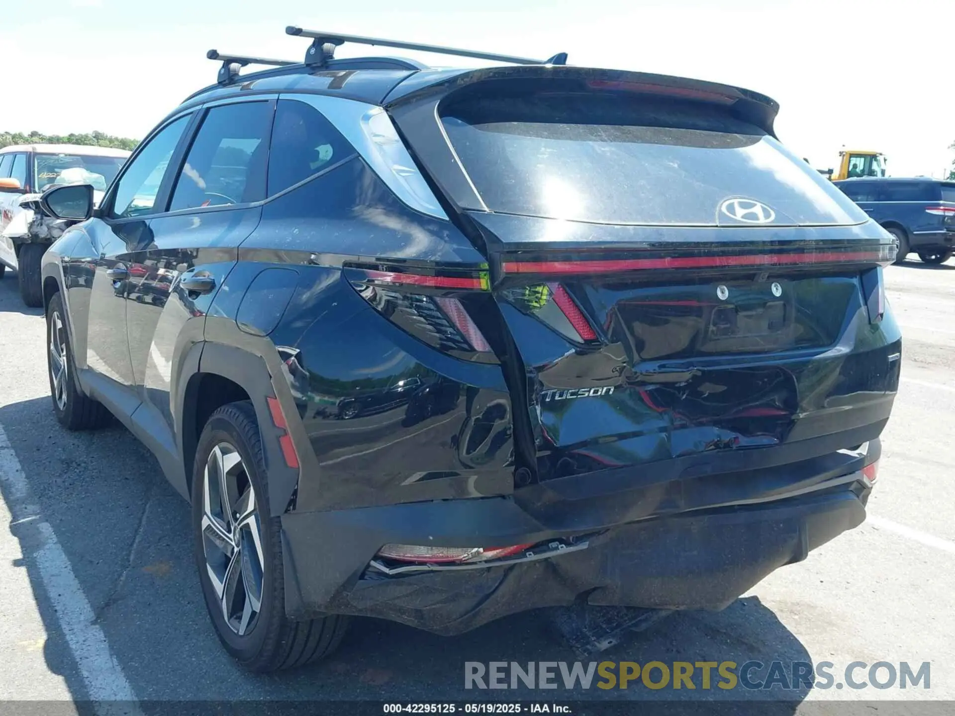 3 Photograph of a damaged car 5NMJFCAE5NH046879 HYUNDAI TUCSON 2022