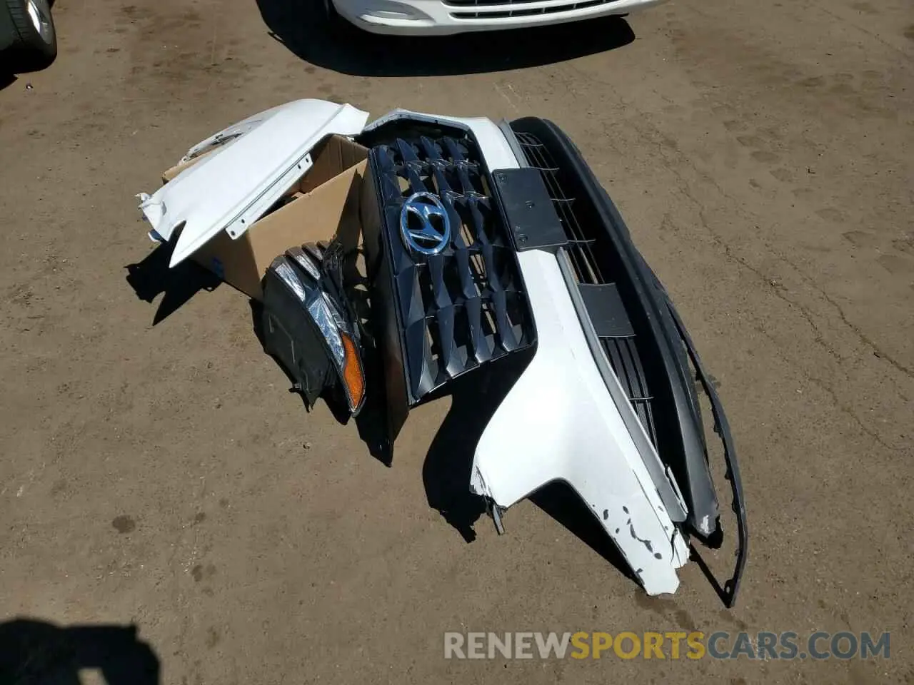 13 Photograph of a damaged car 5NMJFCAE5NH050480 HYUNDAI TUCSON 2022