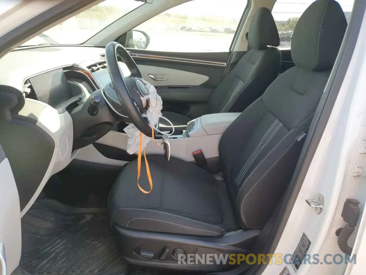 7 Photograph of a damaged car 5NMJFCAE5NH075301 HYUNDAI TUCSON 2022
