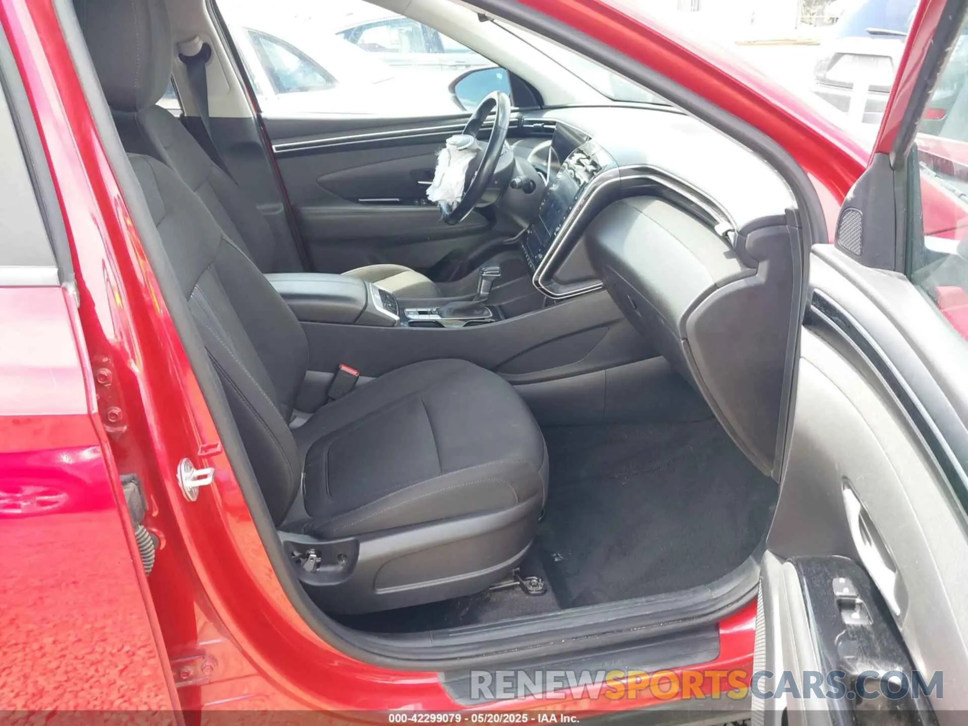 5 Photograph of a damaged car 5NMJFCAE5NH095662 HYUNDAI TUCSON 2022