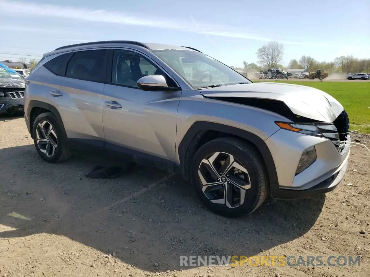 4 Photograph of a damaged car 5NMJFCAE5NH148604 HYUNDAI TUCSON 2022