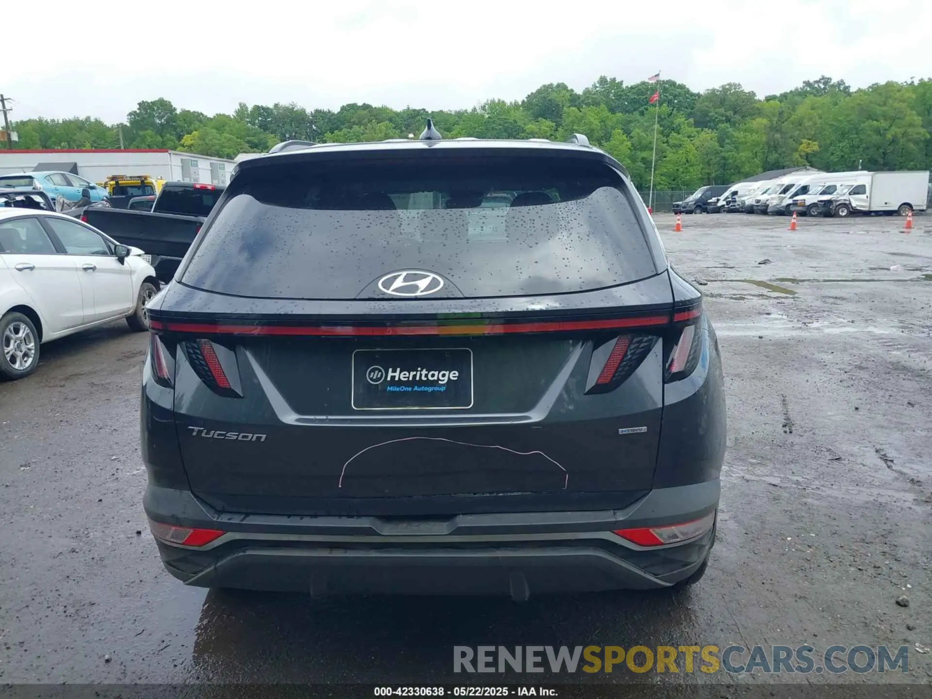 16 Photograph of a damaged car 5NMJFCAE5NH152135 HYUNDAI TUCSON 2022