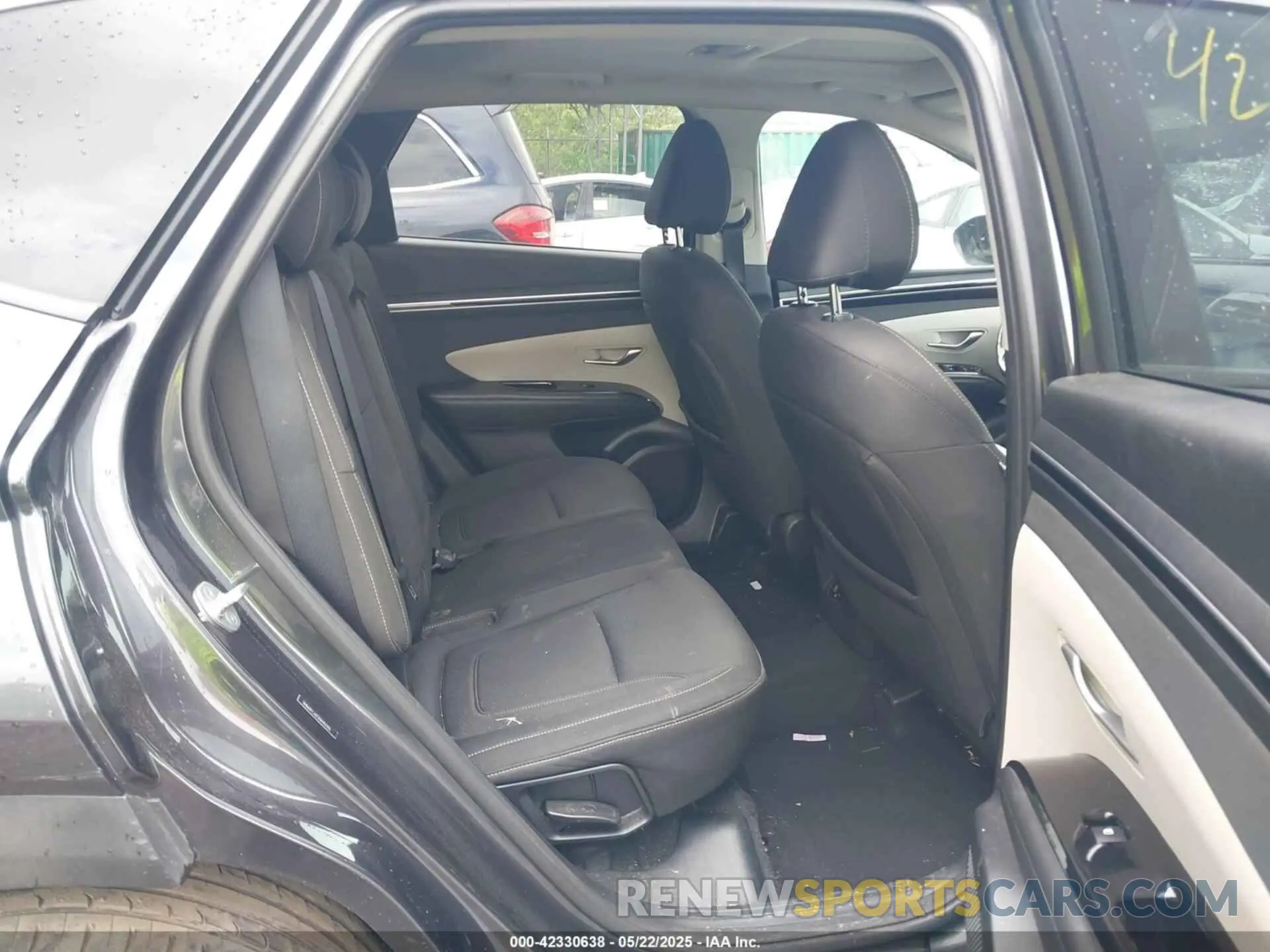 8 Photograph of a damaged car 5NMJFCAE5NH152135 HYUNDAI TUCSON 2022