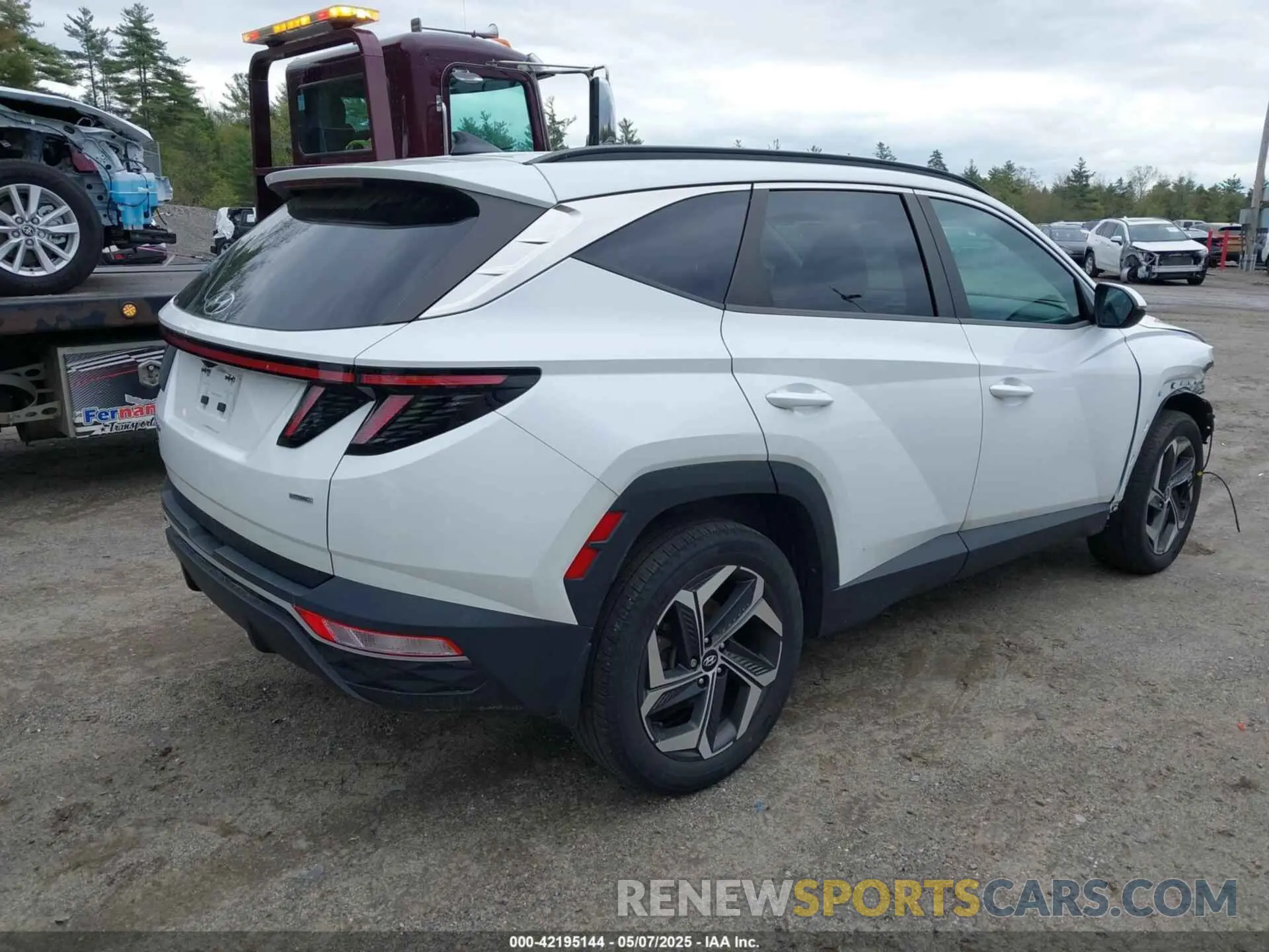 4 Photograph of a damaged car 5NMJFCAE6NH065084 HYUNDAI TUCSON 2022