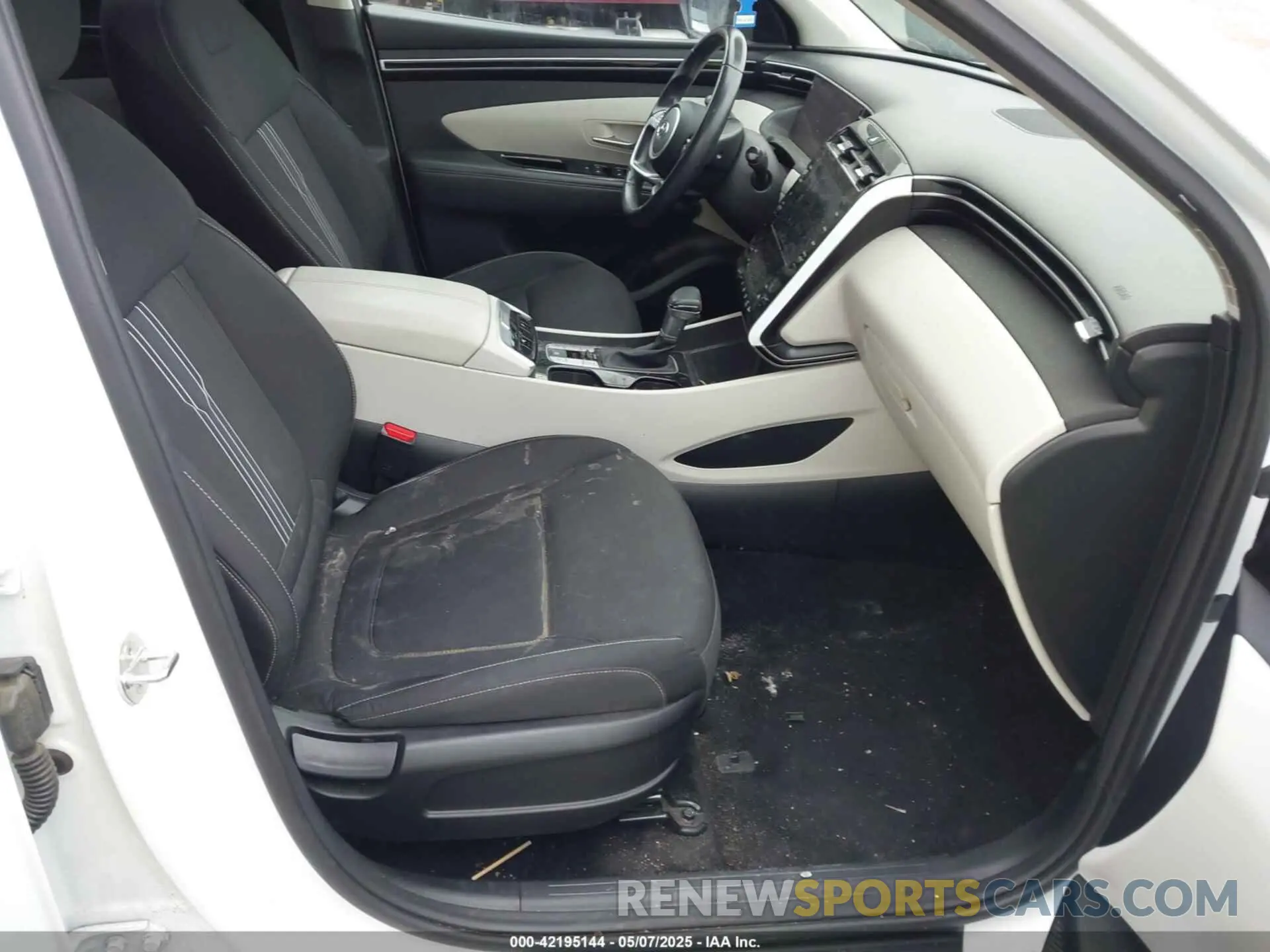 5 Photograph of a damaged car 5NMJFCAE6NH065084 HYUNDAI TUCSON 2022