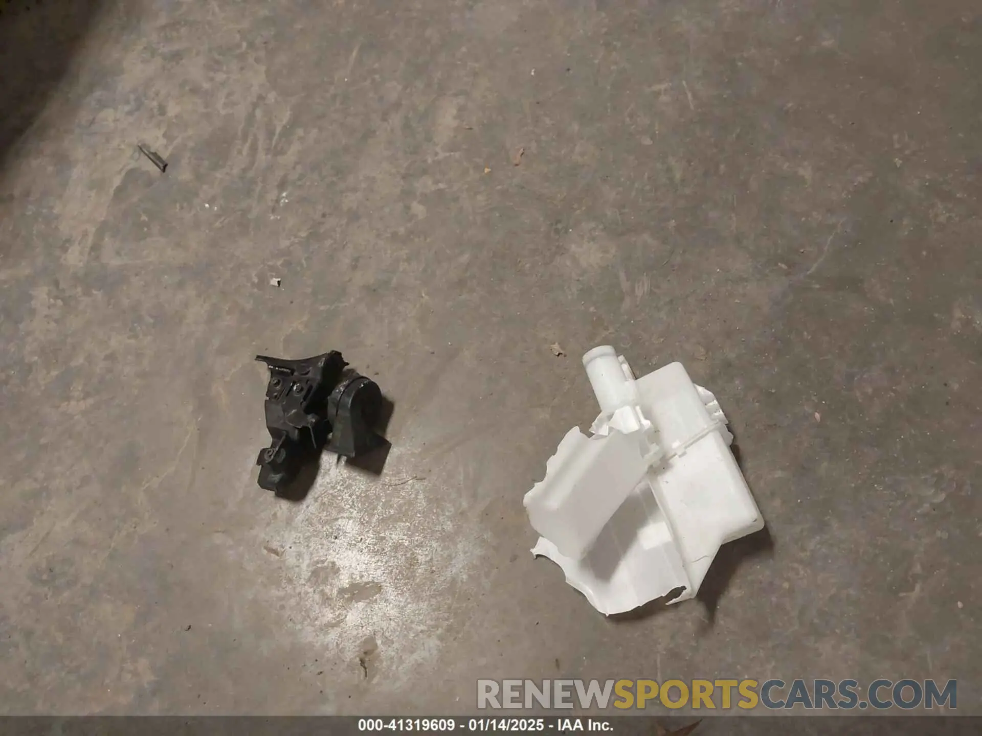 12 Photograph of a damaged car 5NMJFCAE6NH070298 HYUNDAI TUCSON 2022