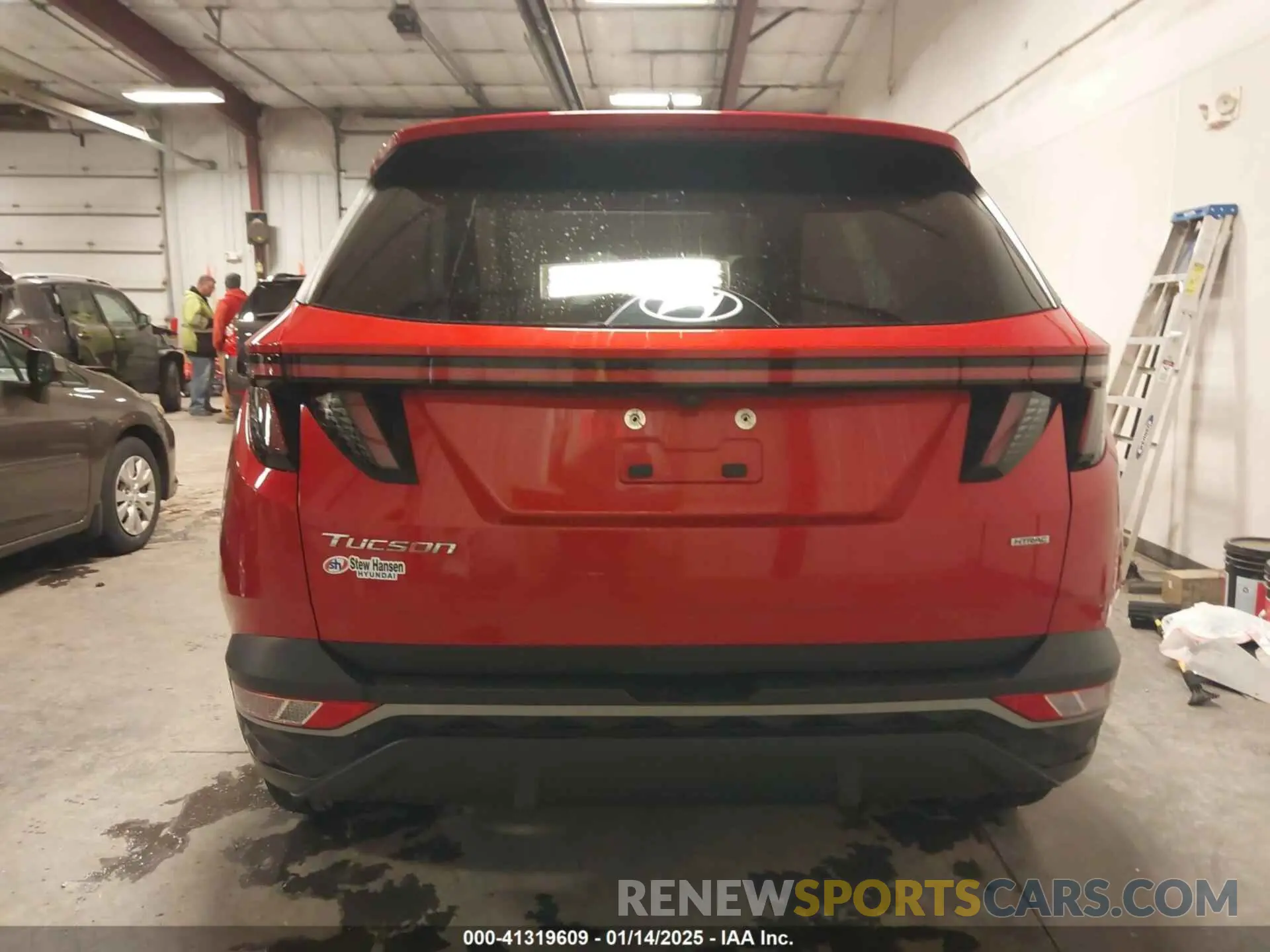17 Photograph of a damaged car 5NMJFCAE6NH070298 HYUNDAI TUCSON 2022