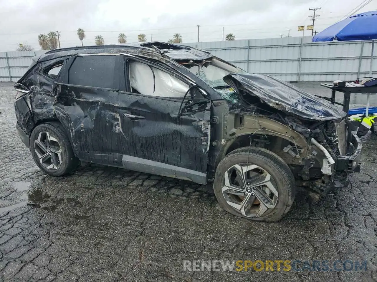 4 Photograph of a damaged car 5NMJFCAE7NH043191 HYUNDAI TUCSON 2022