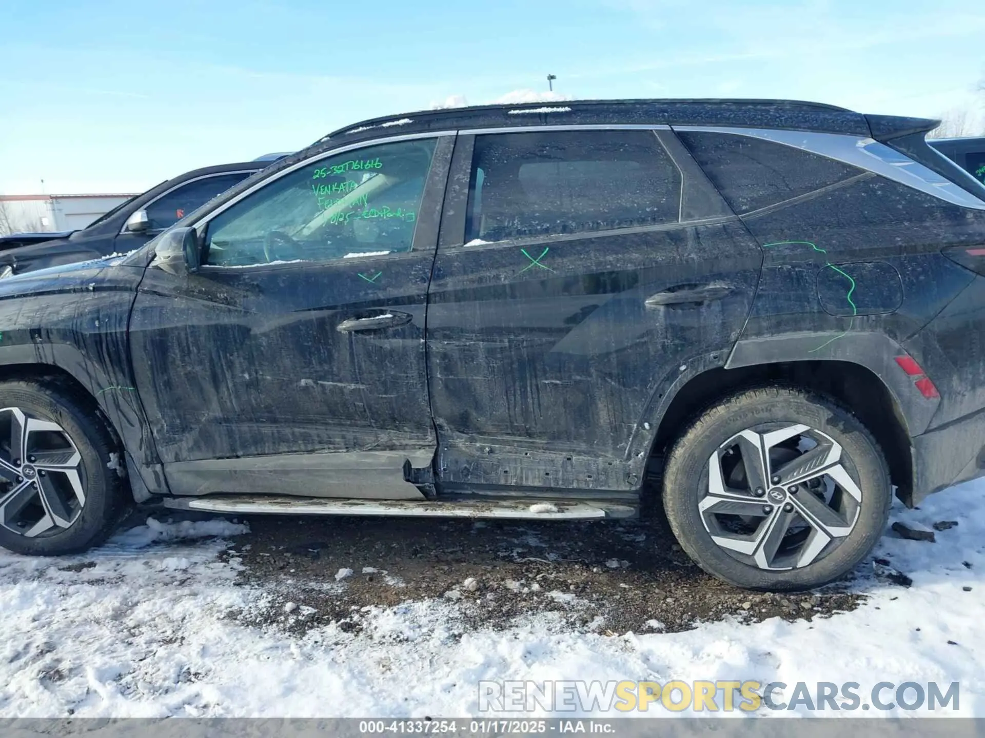 14 Photograph of a damaged car 5NMJFCAE7NH062095 HYUNDAI TUCSON 2022