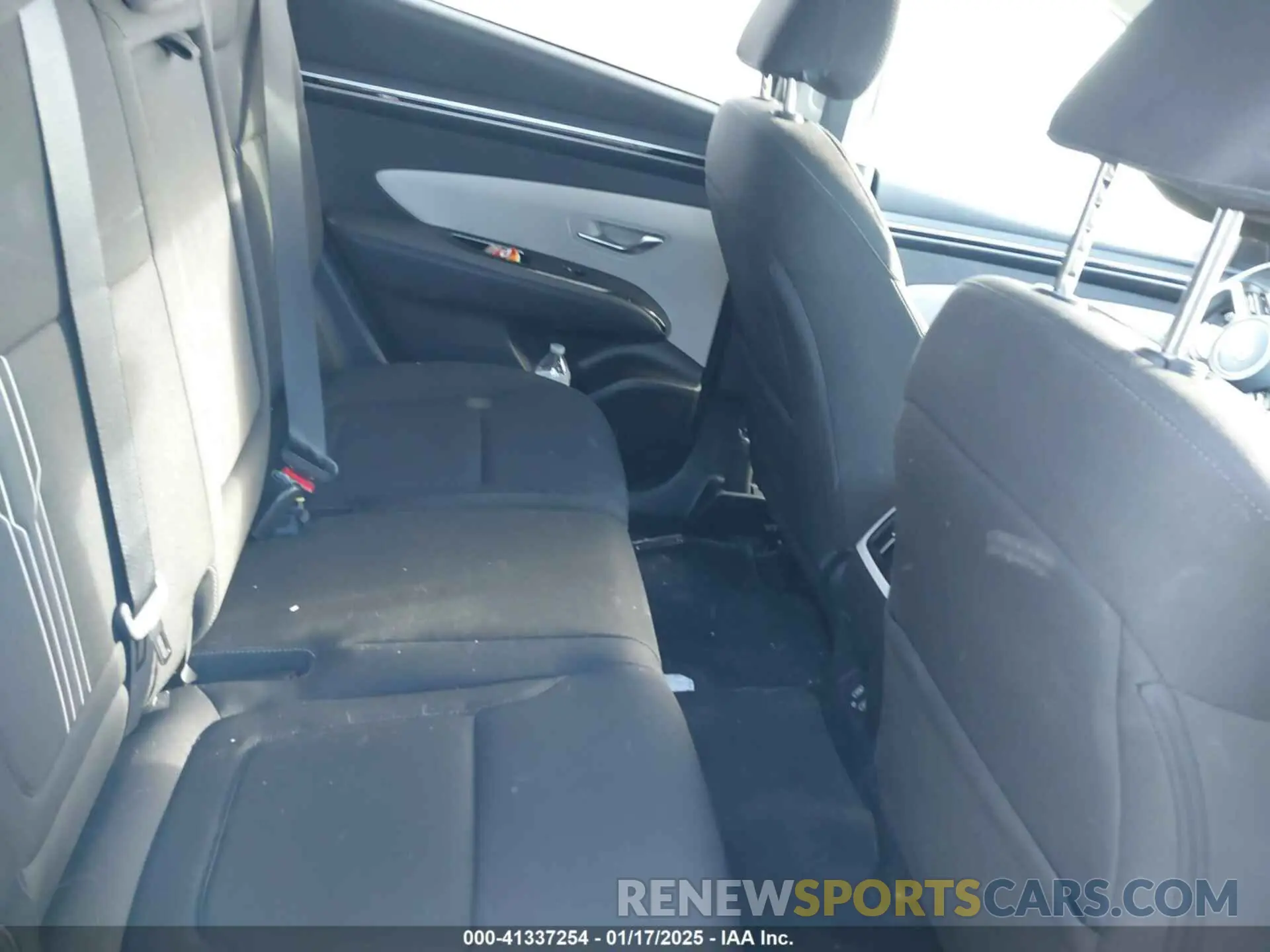 8 Photograph of a damaged car 5NMJFCAE7NH062095 HYUNDAI TUCSON 2022