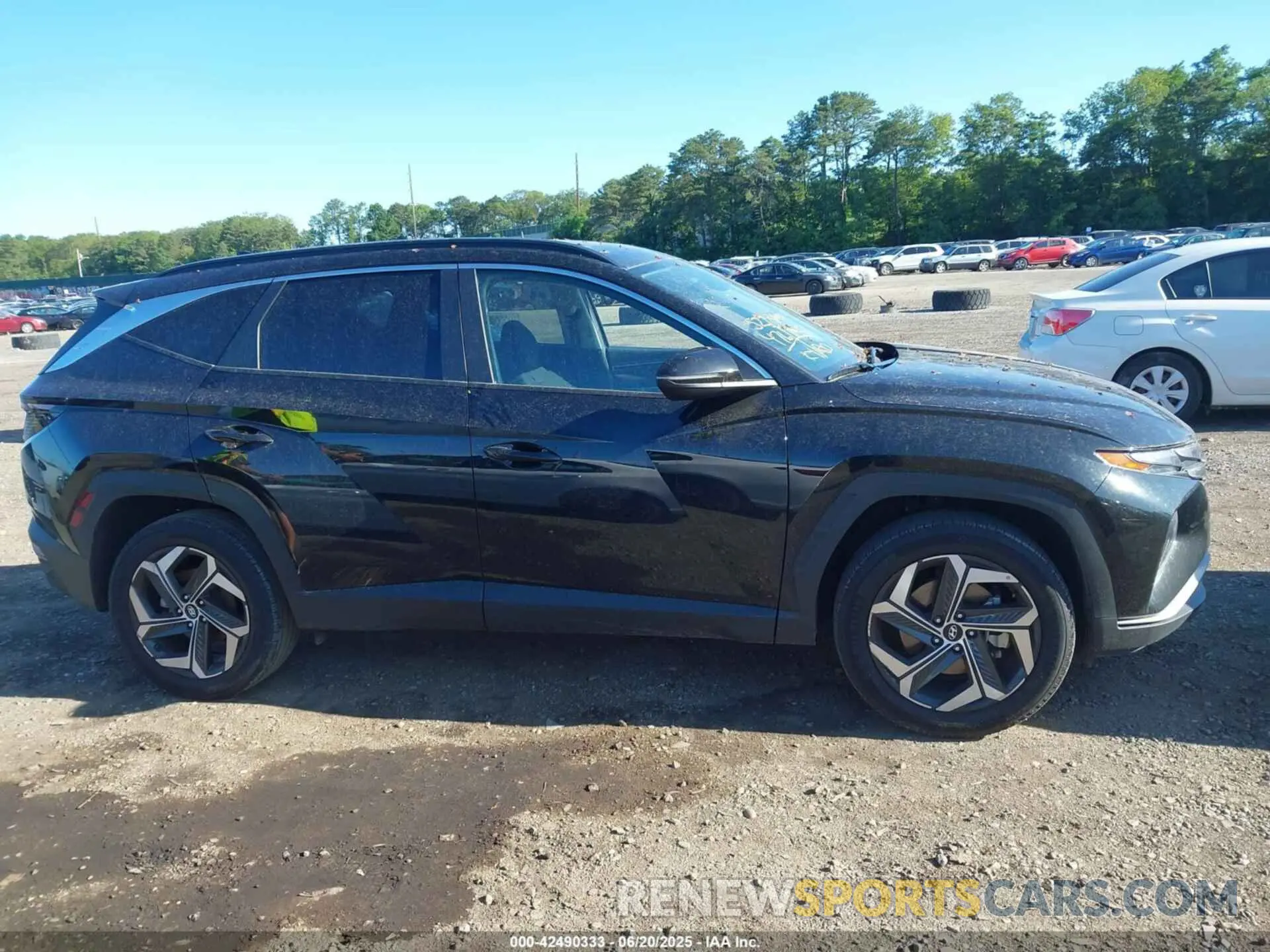 13 Photograph of a damaged car 5NMJFCAE8NH132039 HYUNDAI TUCSON 2022