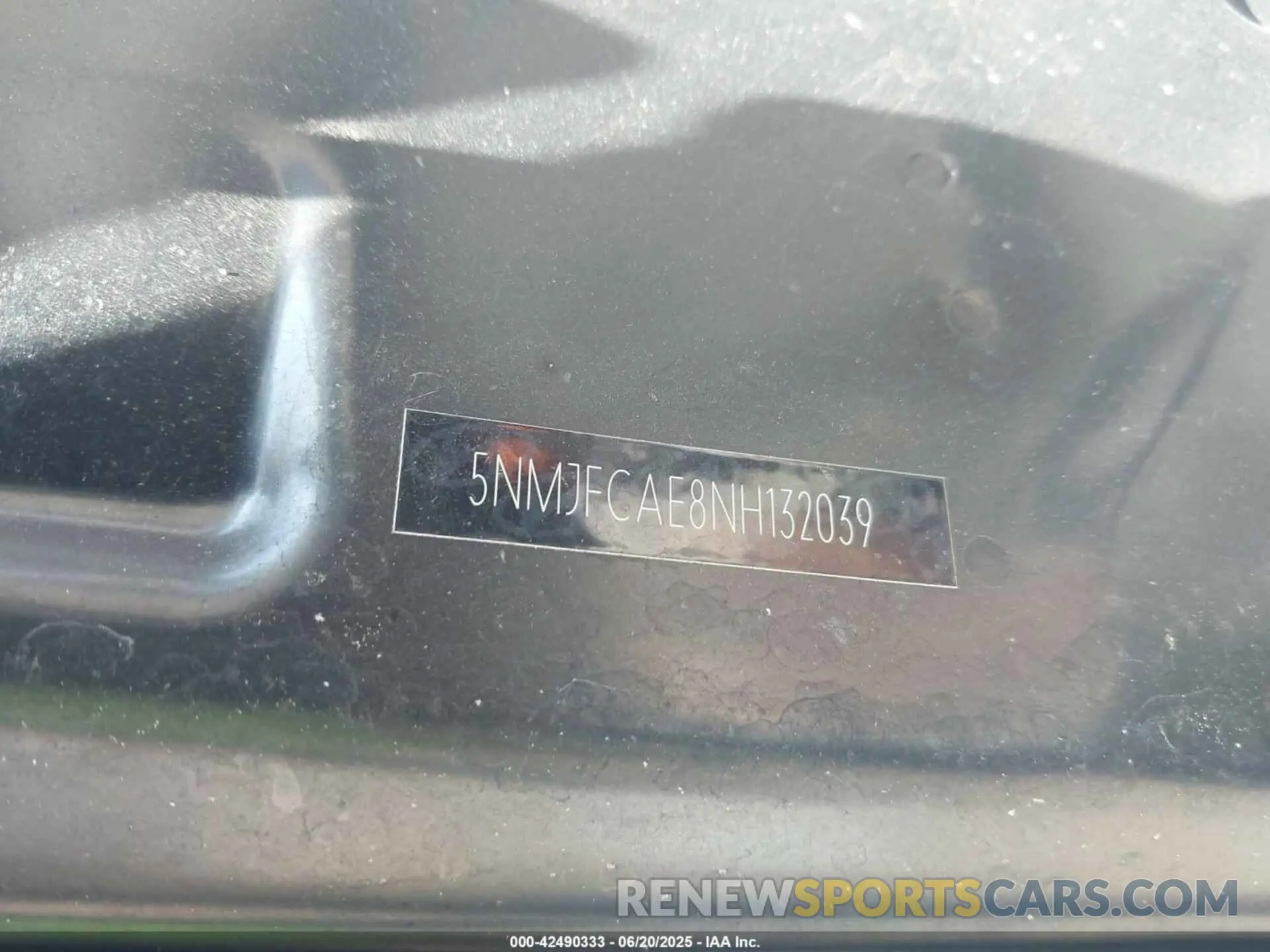 18 Photograph of a damaged car 5NMJFCAE8NH132039 HYUNDAI TUCSON 2022