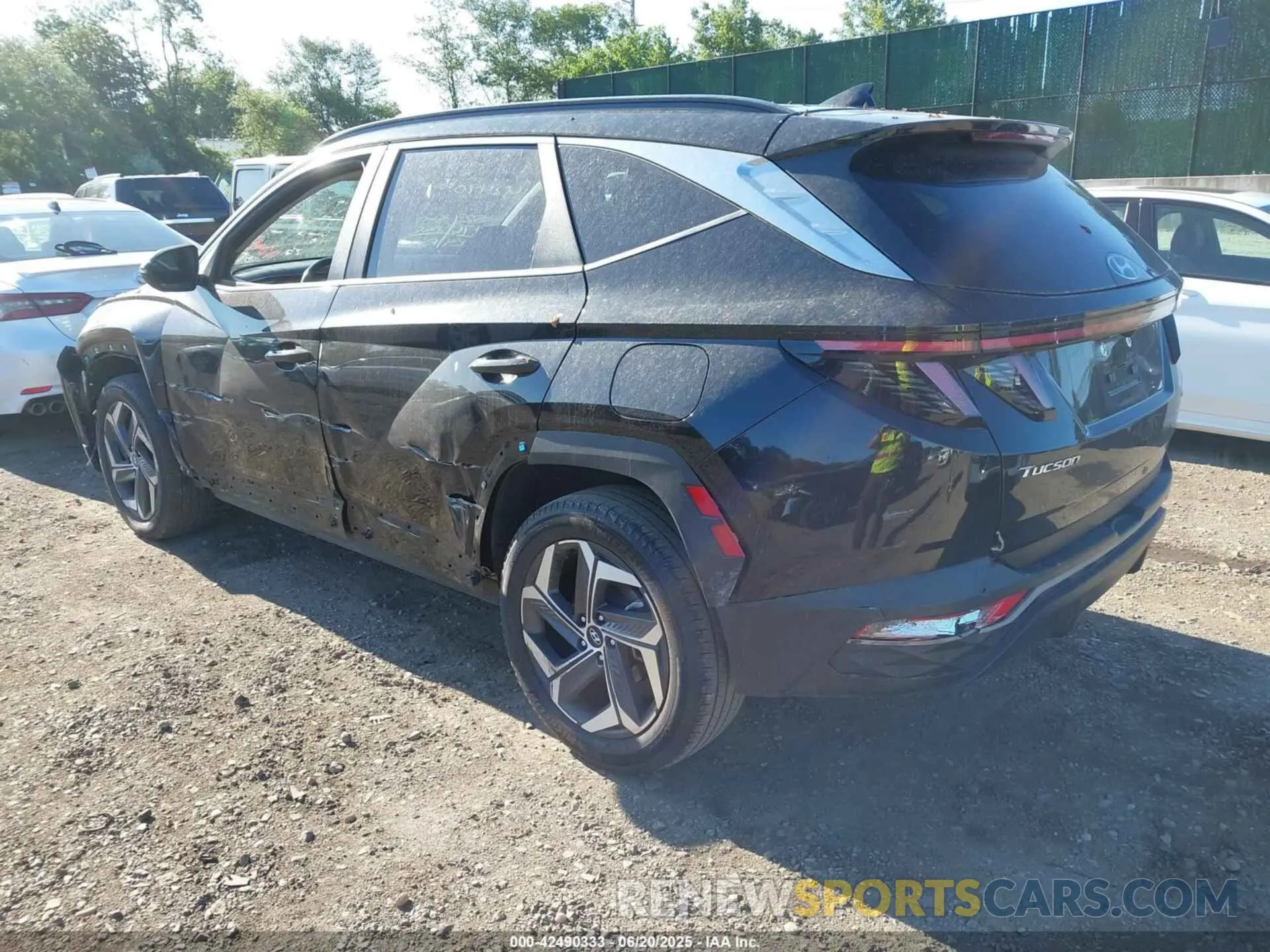 3 Photograph of a damaged car 5NMJFCAE8NH132039 HYUNDAI TUCSON 2022