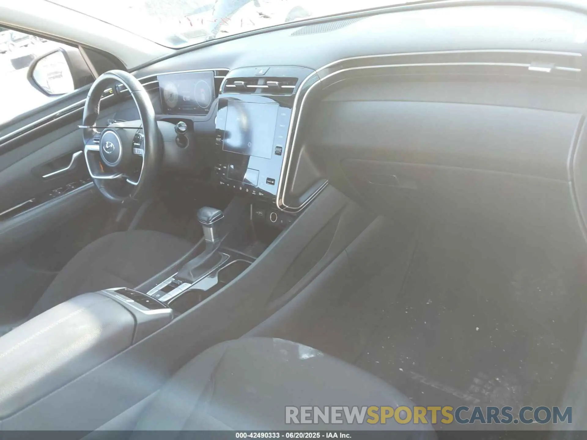 5 Photograph of a damaged car 5NMJFCAE8NH132039 HYUNDAI TUCSON 2022