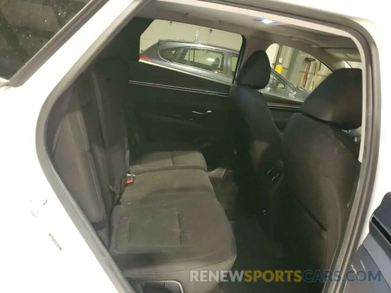 11 Photograph of a damaged car 5NMJFCAE9NH022455 HYUNDAI TUCSON 2022