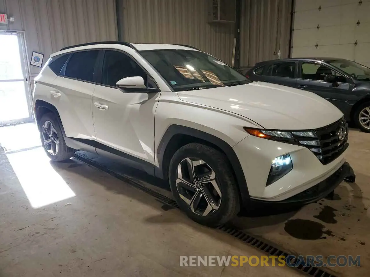 4 Photograph of a damaged car 5NMJFCAE9NH022455 HYUNDAI TUCSON 2022