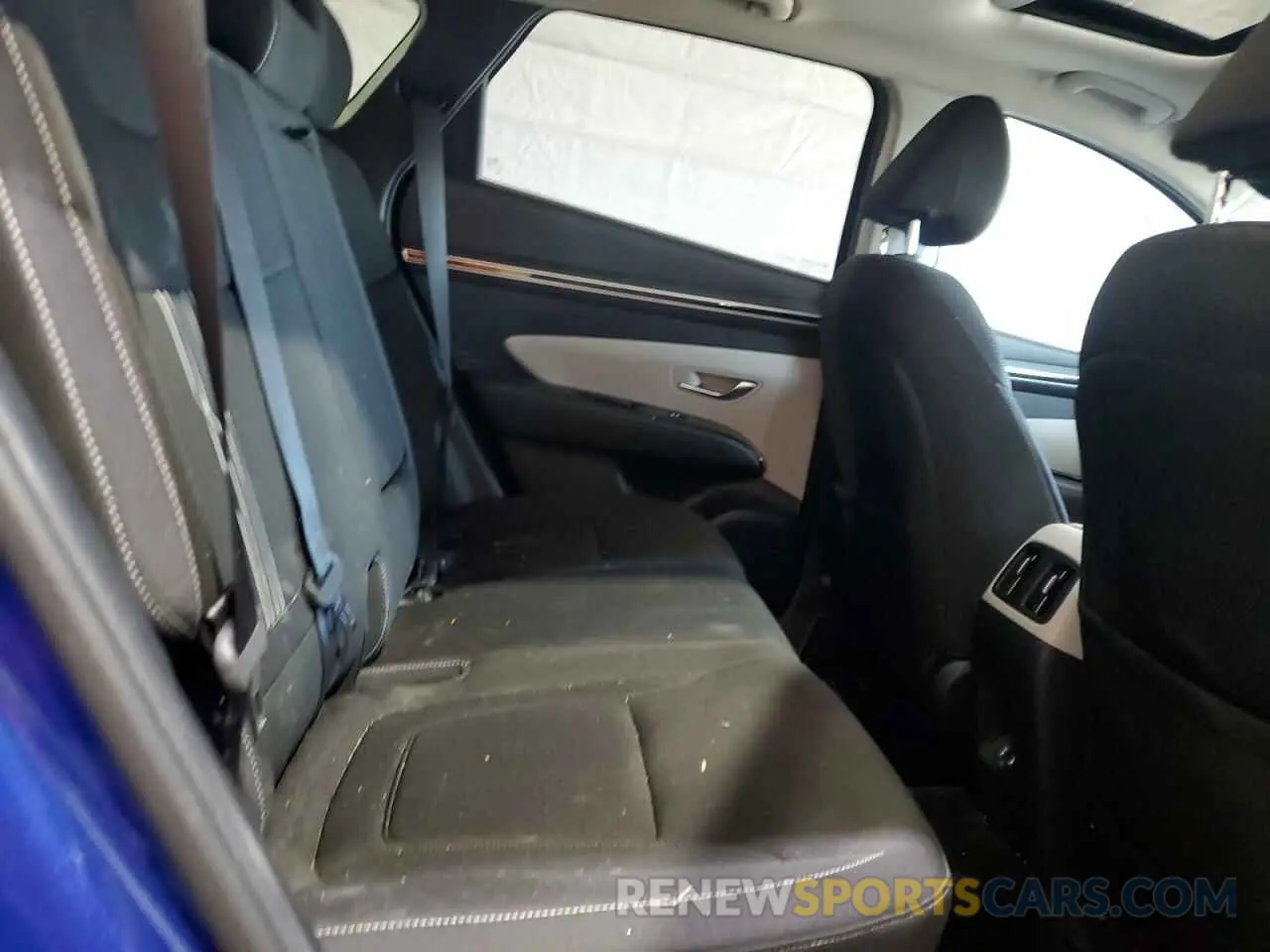 11 Photograph of a damaged car 5NMJFCAE9NH035867 HYUNDAI TUCSON 2022