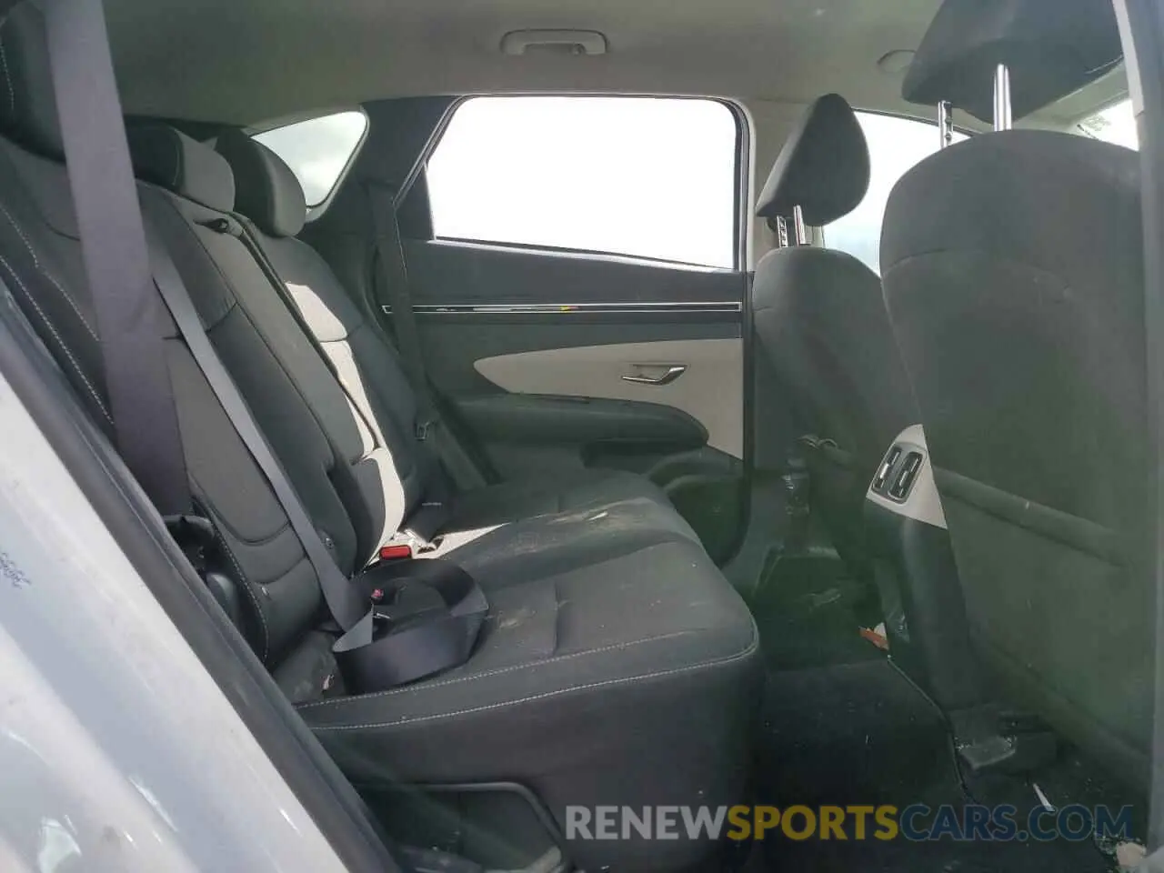 11 Photograph of a damaged car KM8JBCA16NU014939 HYUNDAI TUCSON 2022