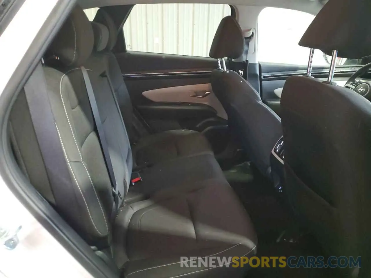 11 Photograph of a damaged car KM8JBCAE6NU066526 HYUNDAI TUCSON 2022
