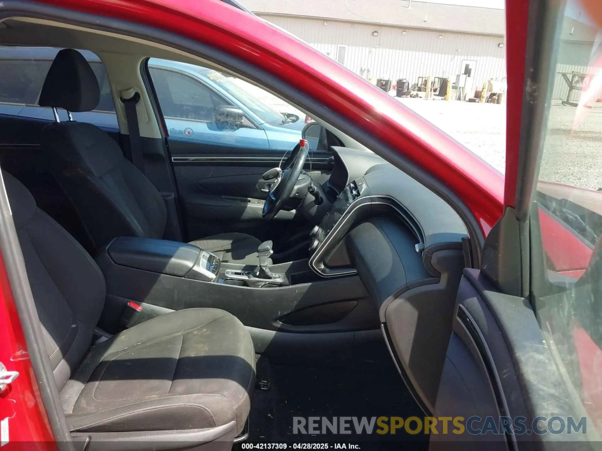 5 Photograph of a damaged car KM8JBCAE9NU041894 HYUNDAI TUCSON 2022