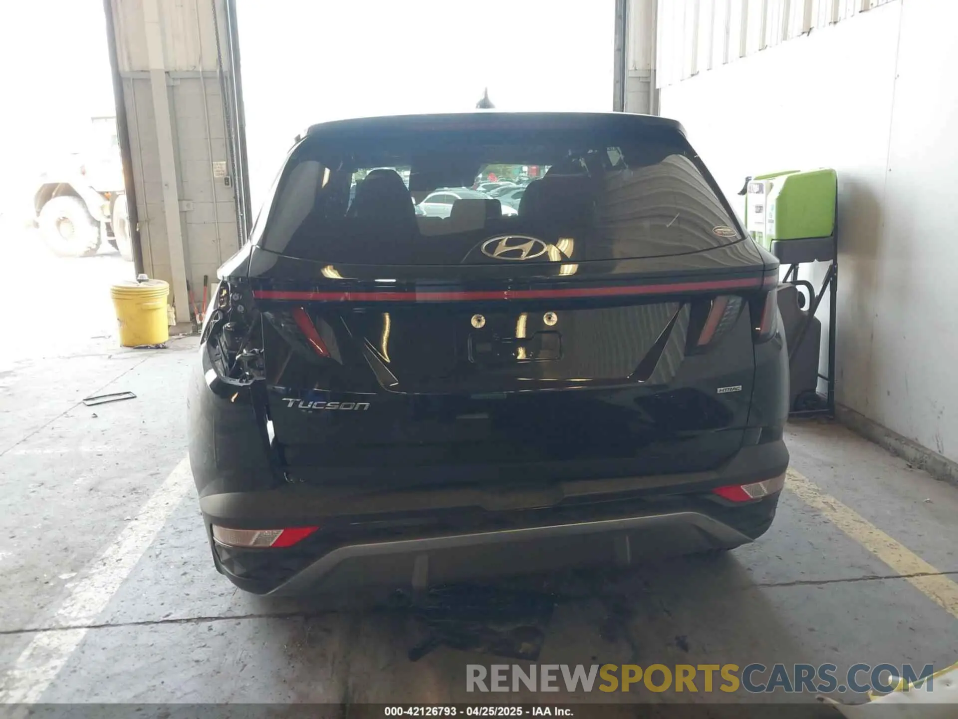 17 Photograph of a damaged car KM8JECAEXNU170699 HYUNDAI TUCSON 2022