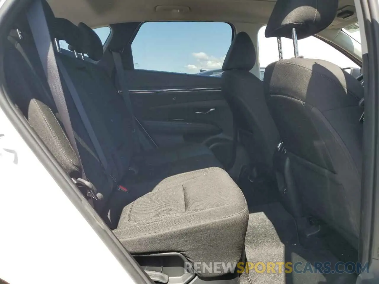 11 Photograph of a damaged car KM8JFCA14NU034255 HYUNDAI TUCSON 2022