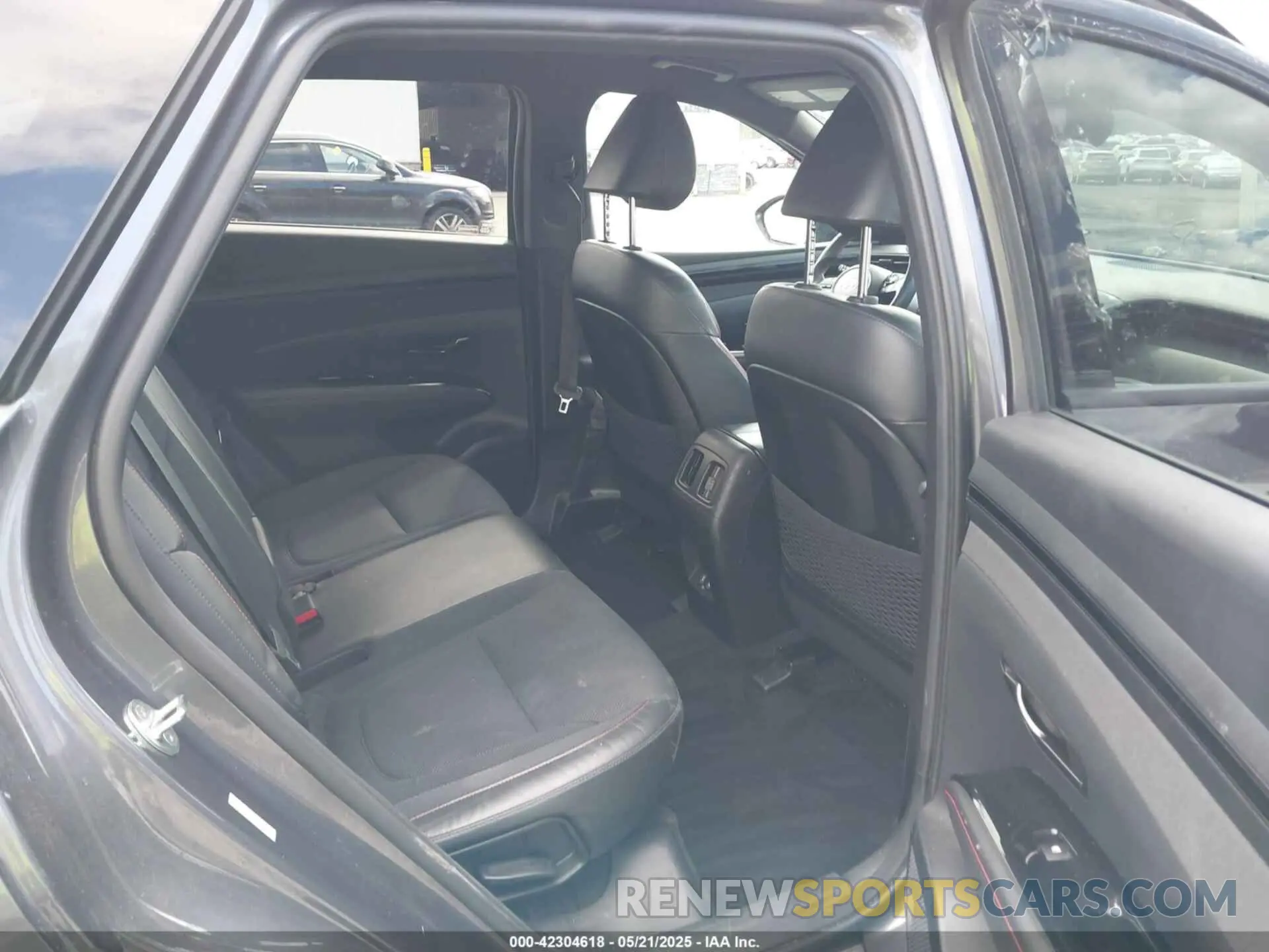 8 Photograph of a damaged car KM8JFCAE9NU128456 HYUNDAI TUCSON 2022