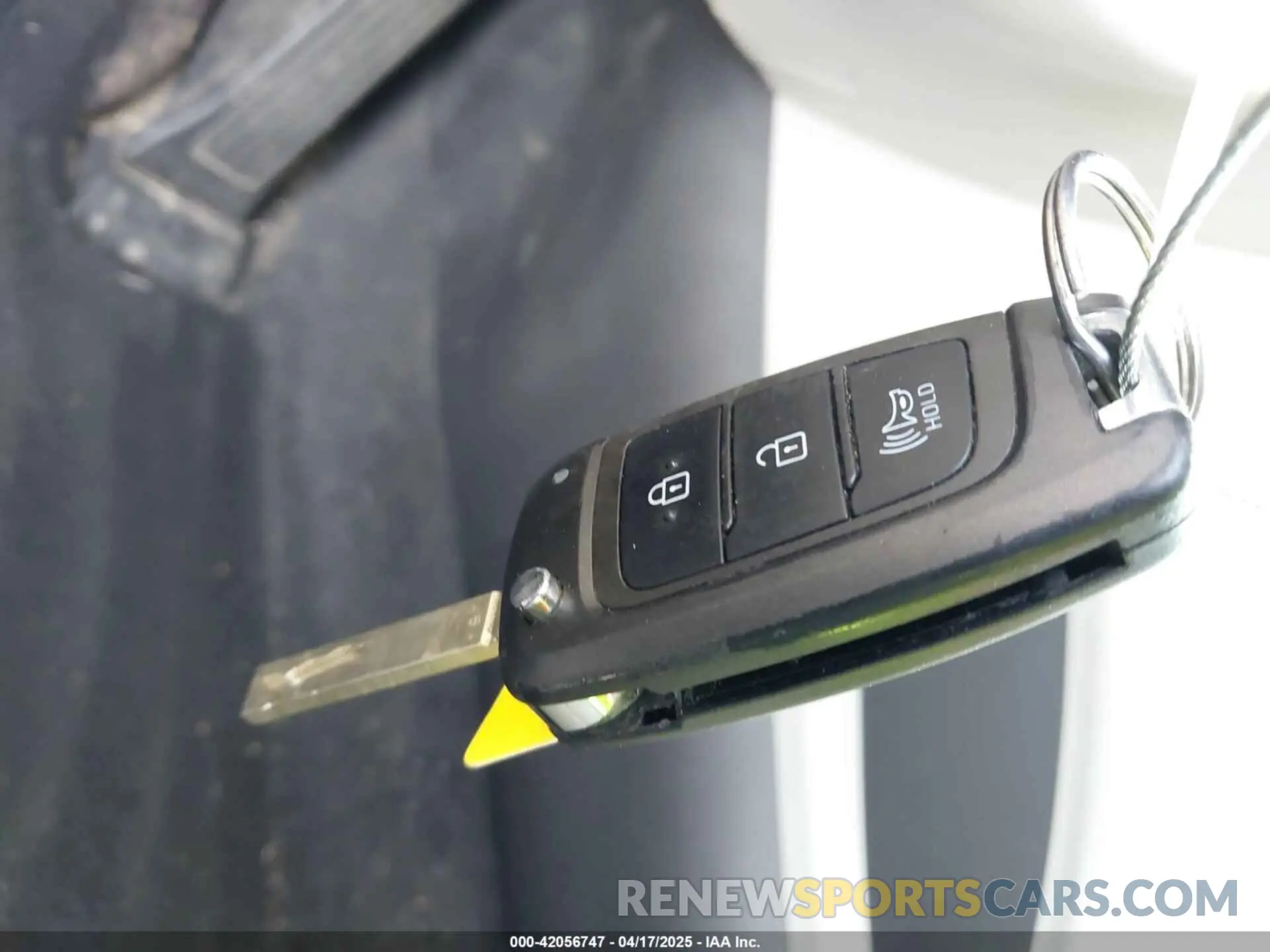 11 Photograph of a damaged car 5NMJA3AE9PH173474 HYUNDAI TUCSON 2023
